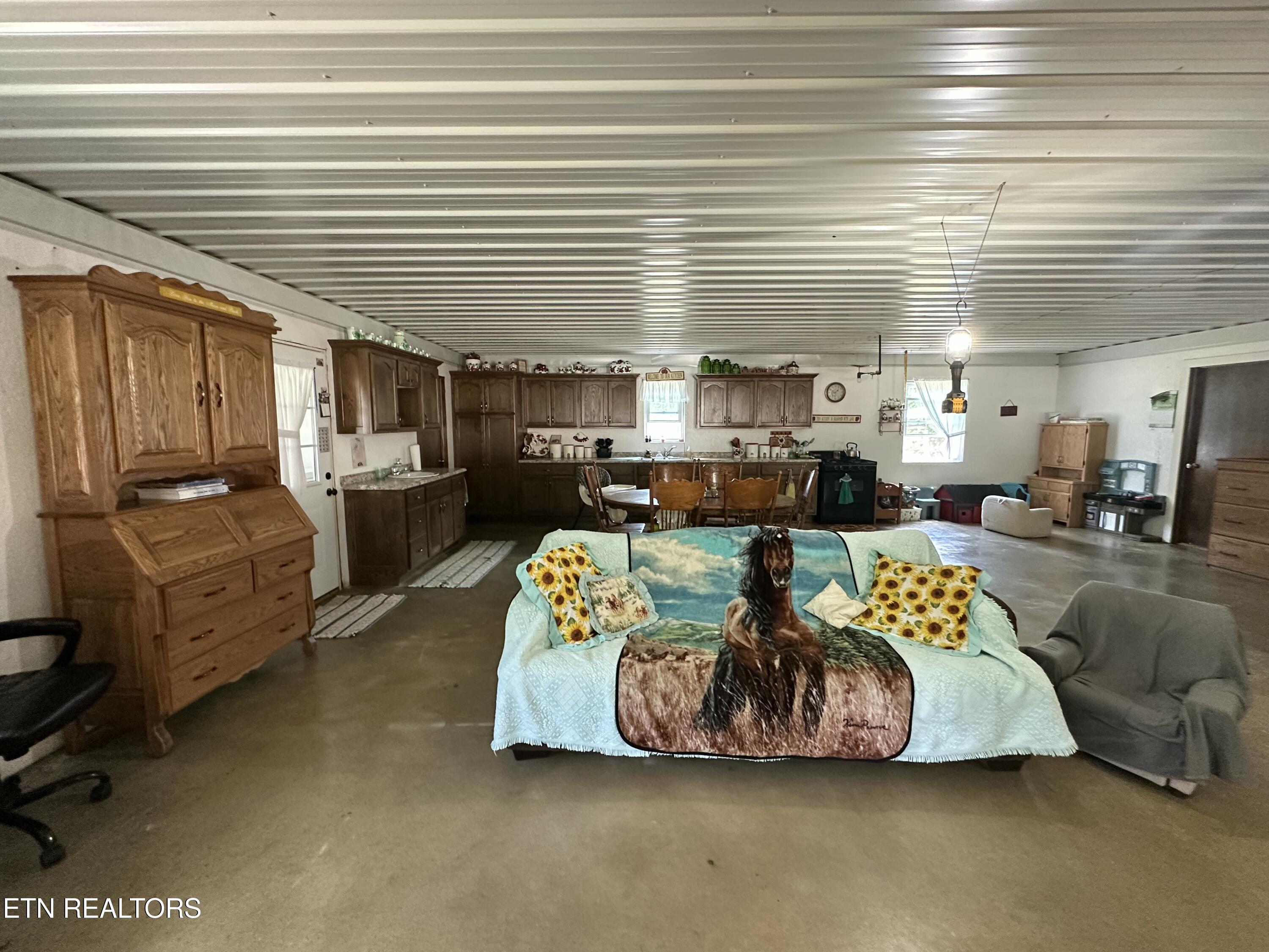 1561 Coon Hollow Road Sunbright TN 37872