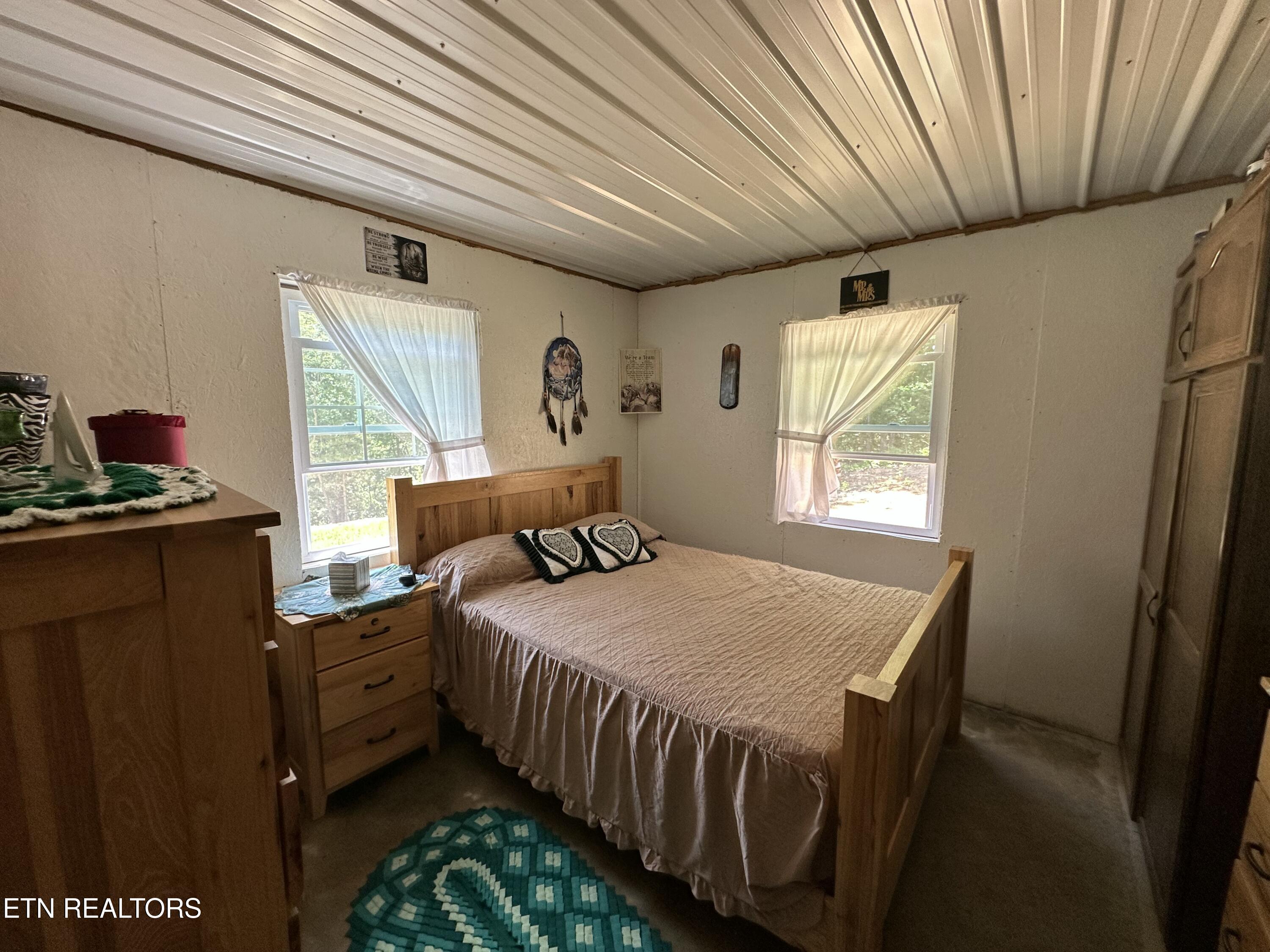 1561 Coon Hollow Road Sunbright TN 37872