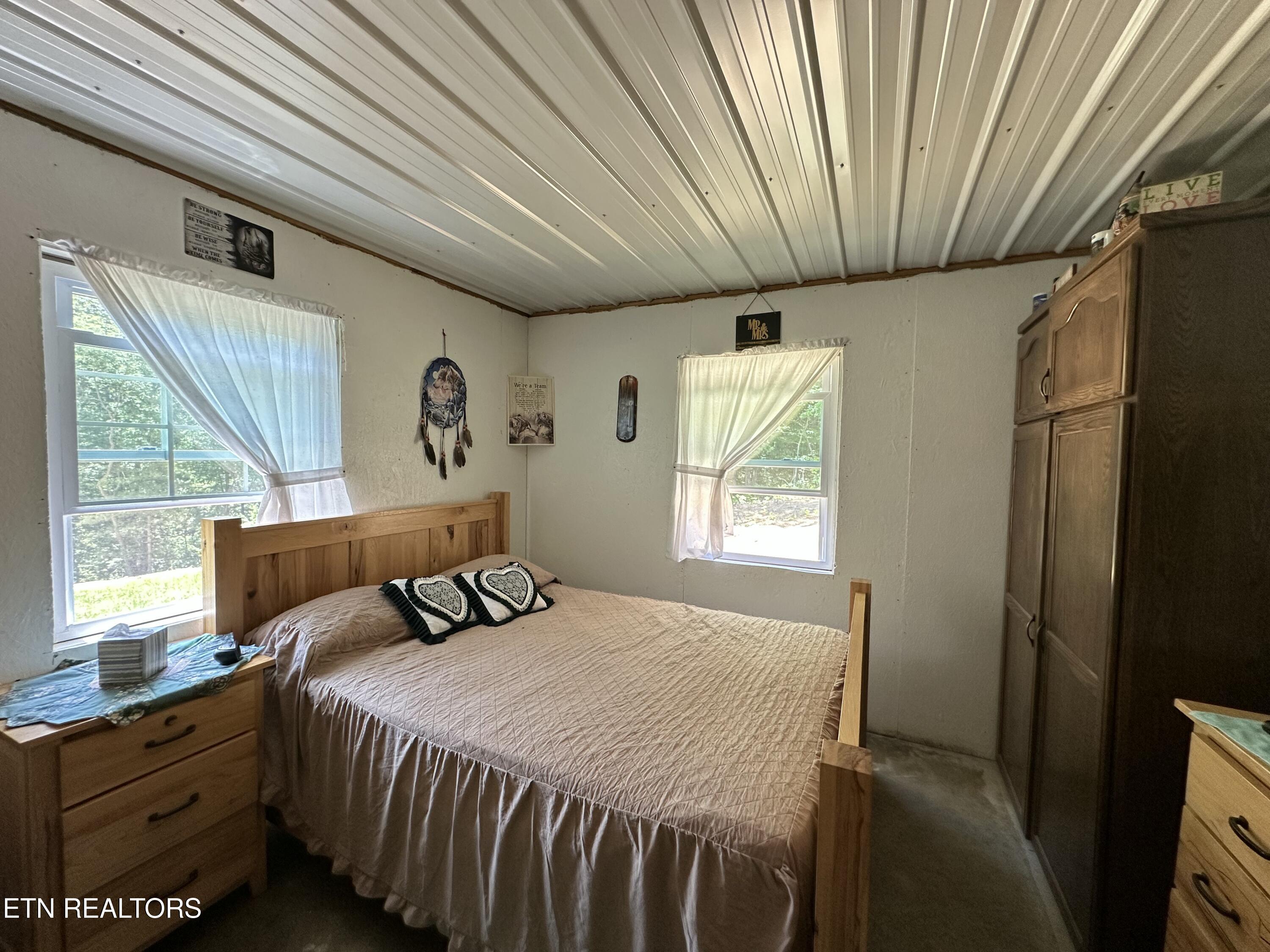 1561 Coon Hollow Road Sunbright TN 37872