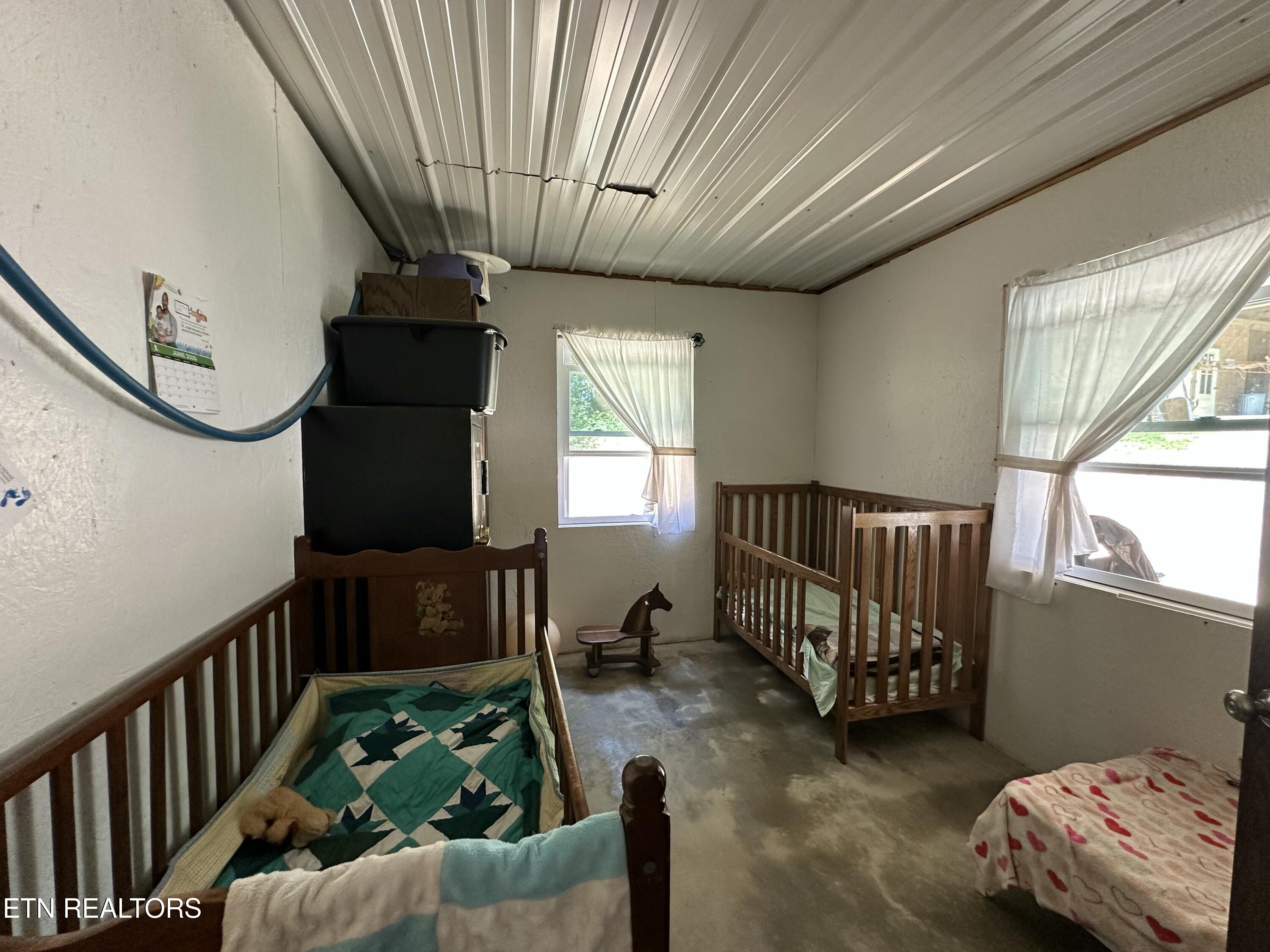 1561 Coon Hollow Road Sunbright TN 37872