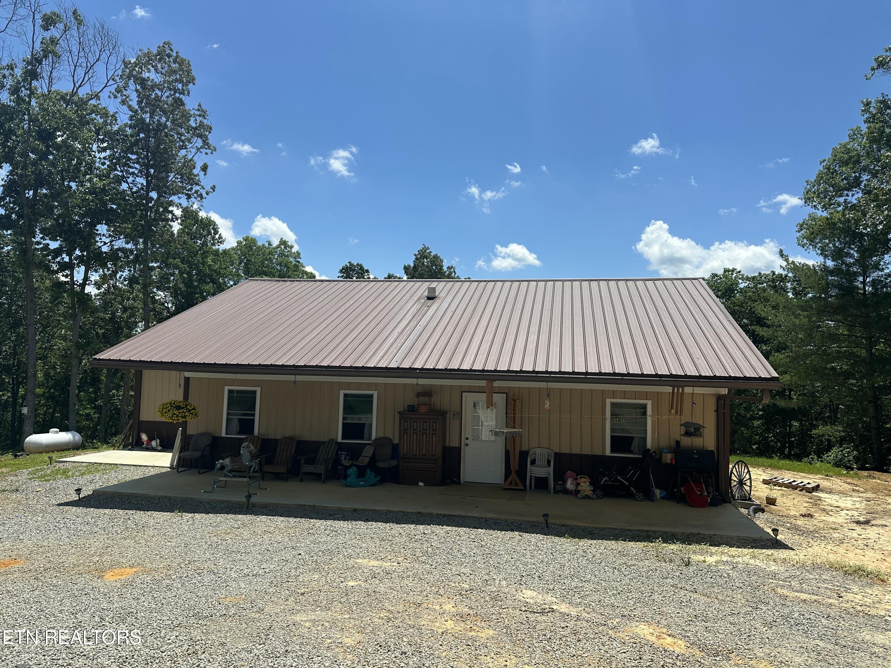 1561 Coon Hollow Road Sunbright TN 37872