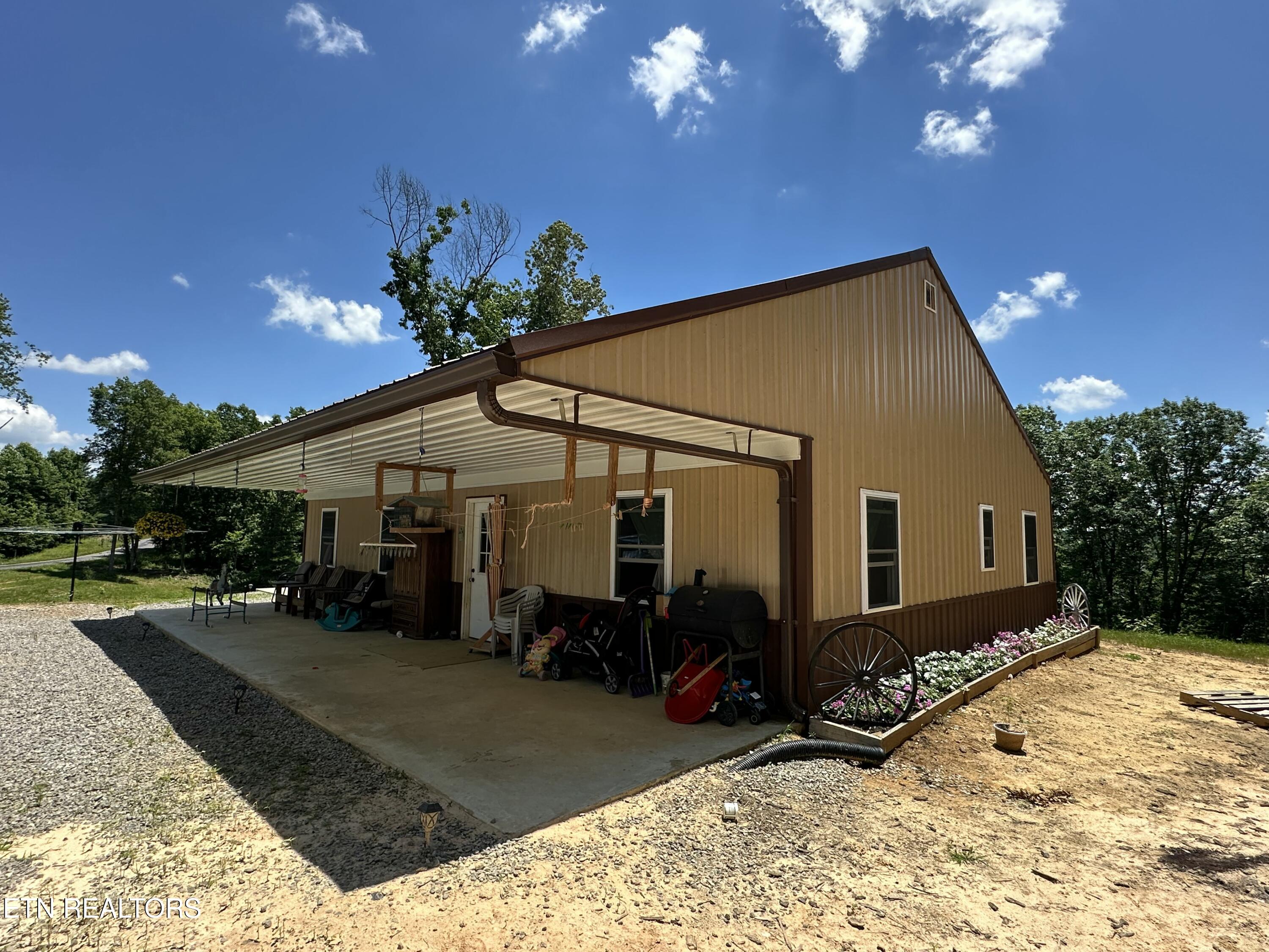1561 Coon Hollow Road Sunbright TN 37872