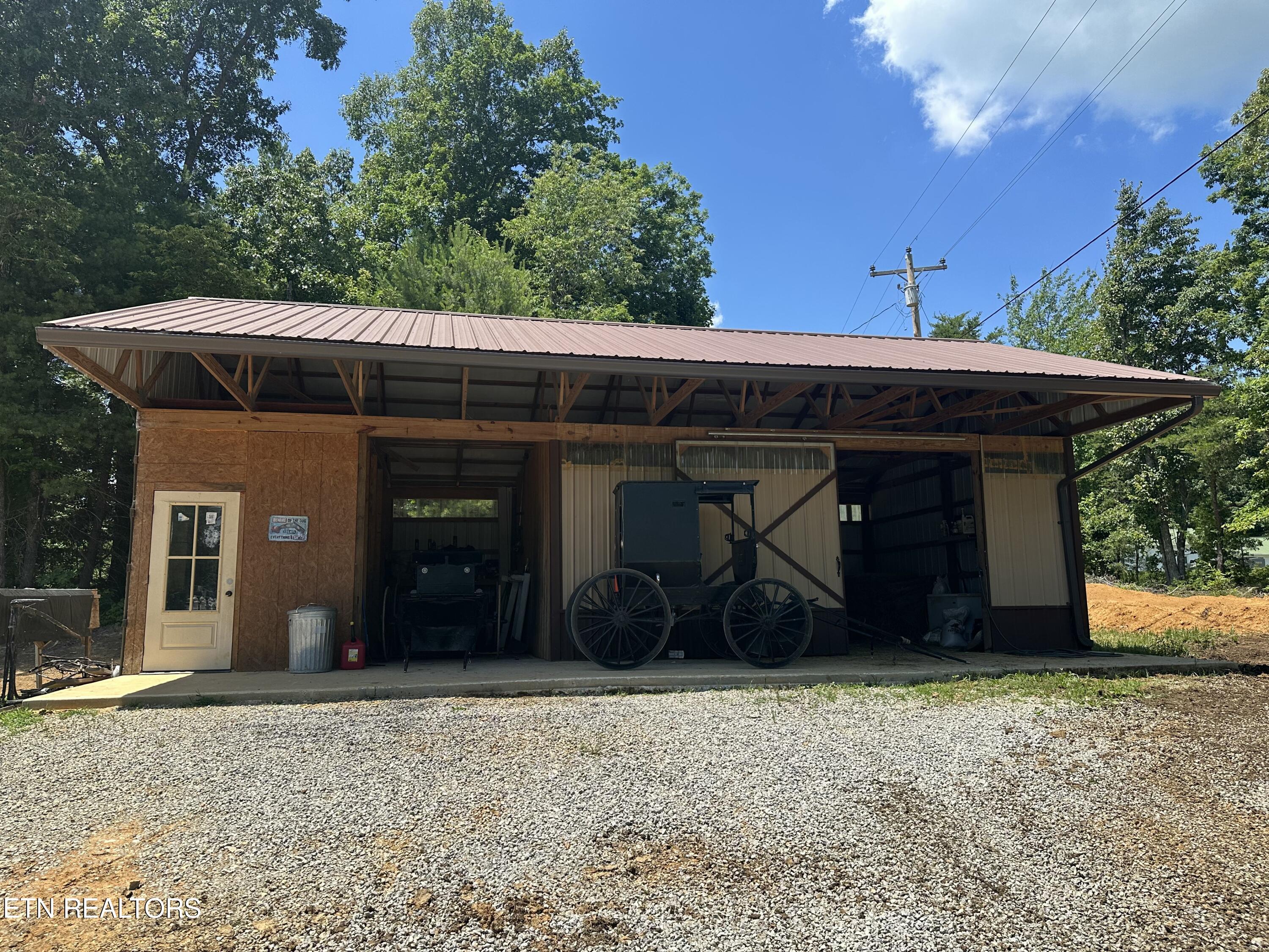 1561 Coon Hollow Road Sunbright TN 37872