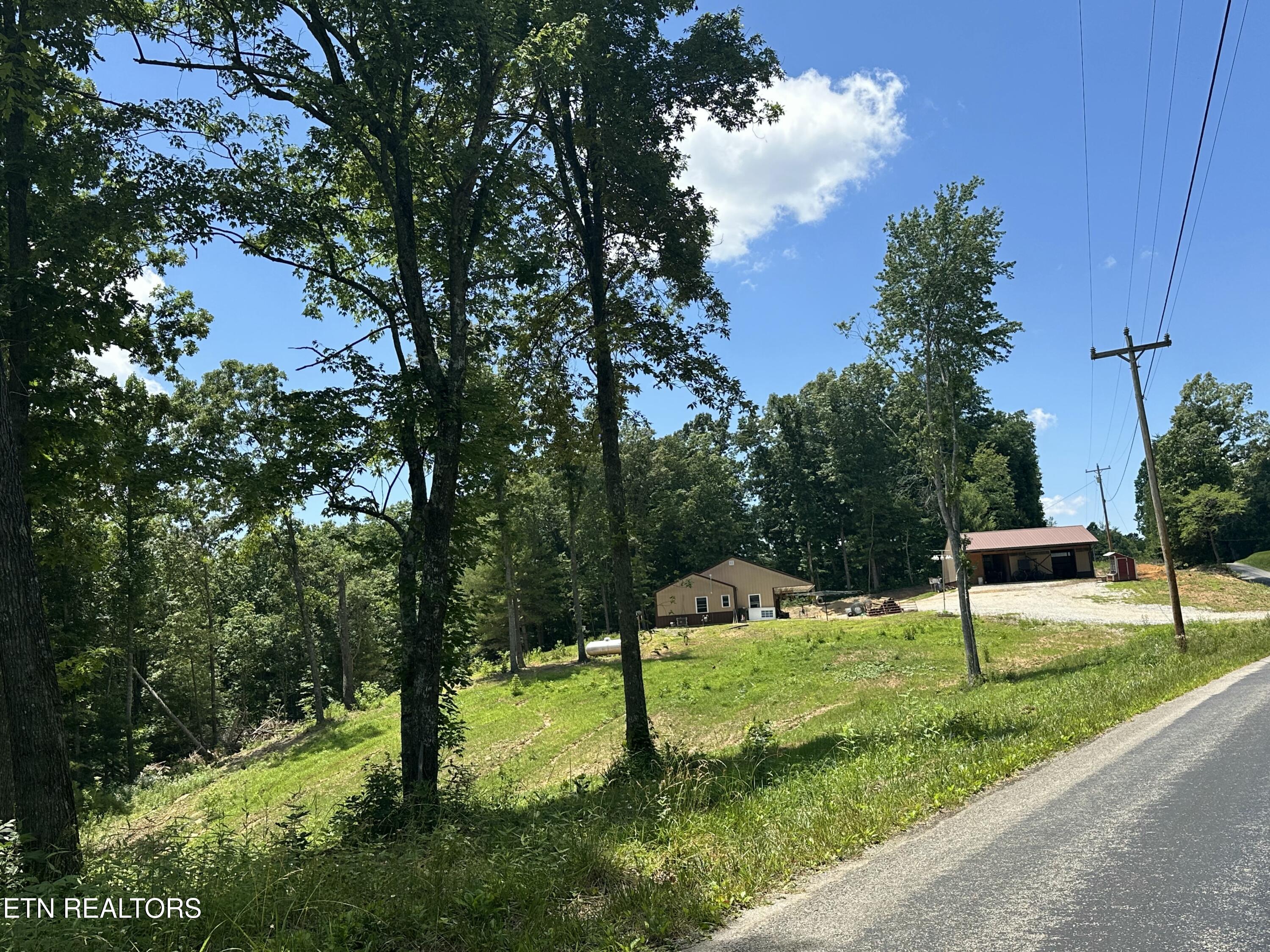 1561 Coon Hollow Road Sunbright TN 37872