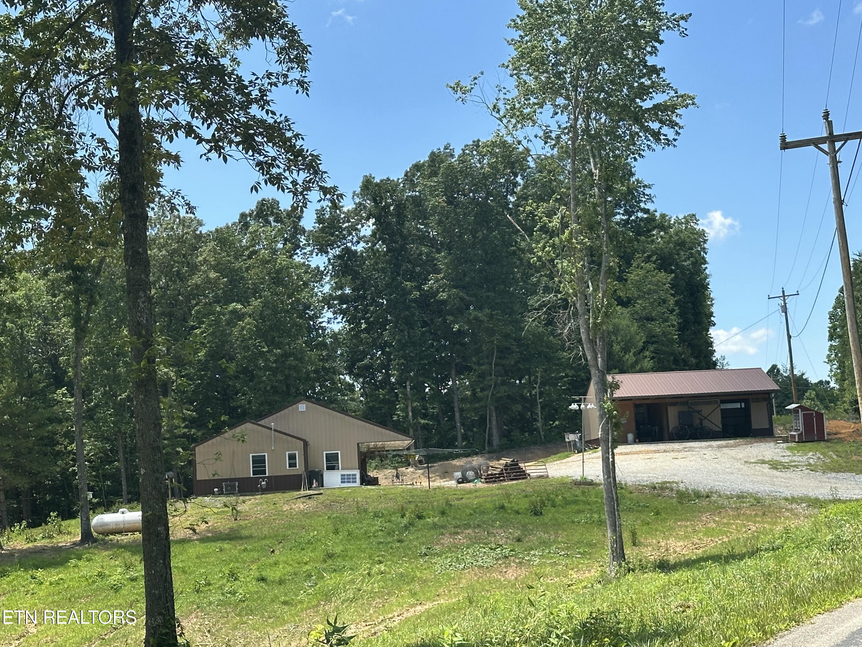 1561 Coon Hollow Road Sunbright TN 37872