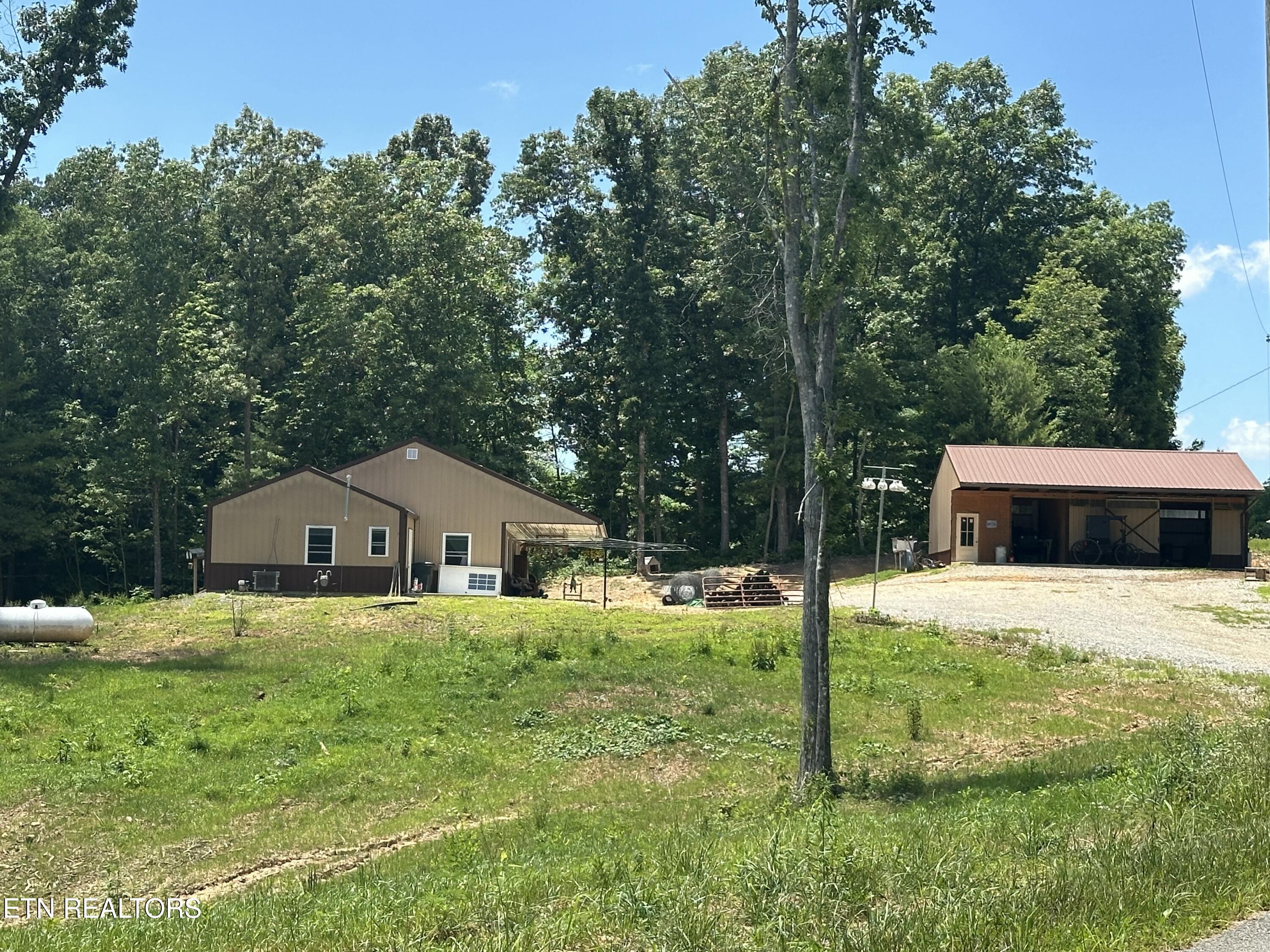 1561 Coon Hollow Road Sunbright TN 37872