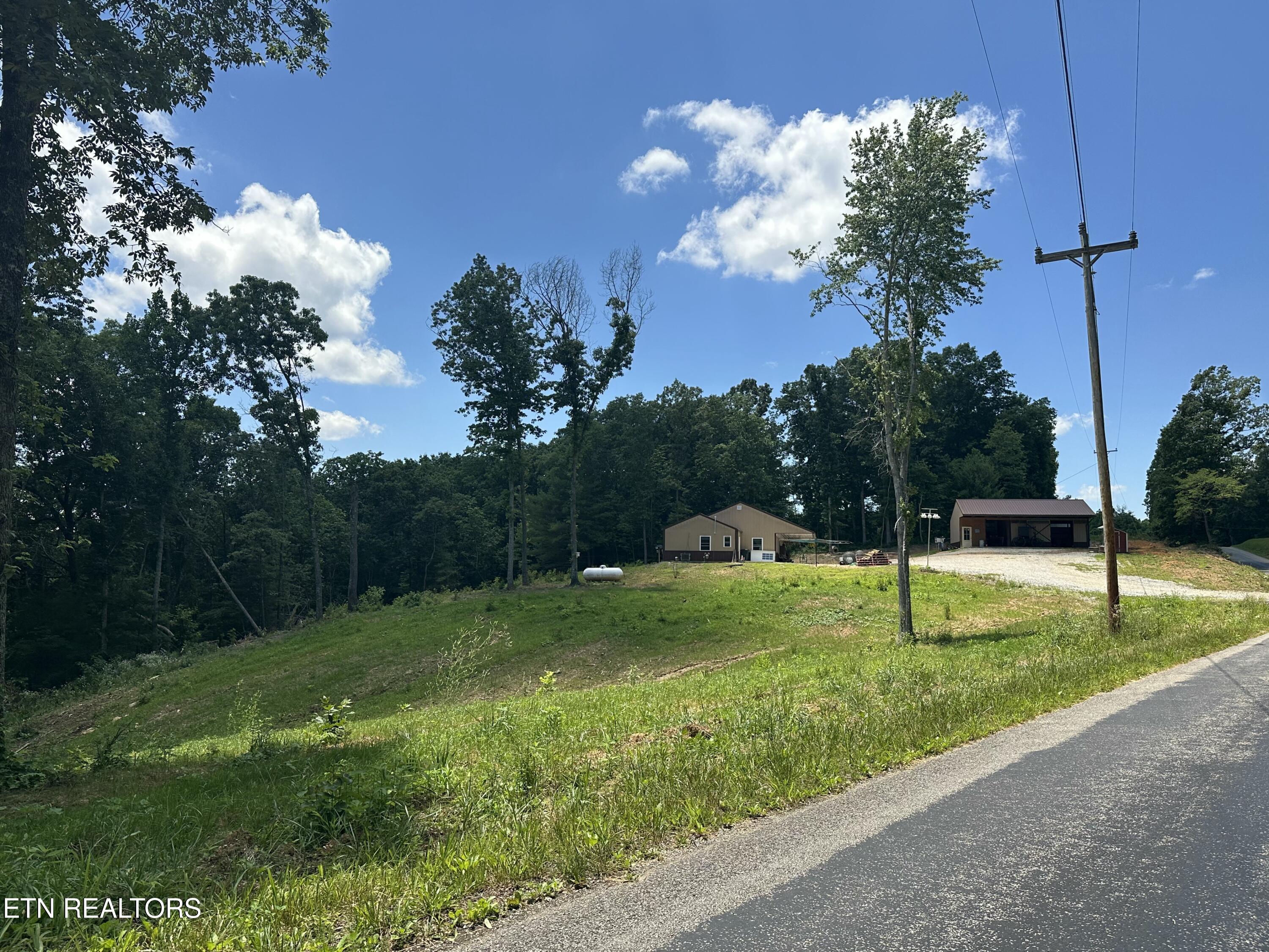 1561 Coon Hollow Road Sunbright TN 37872