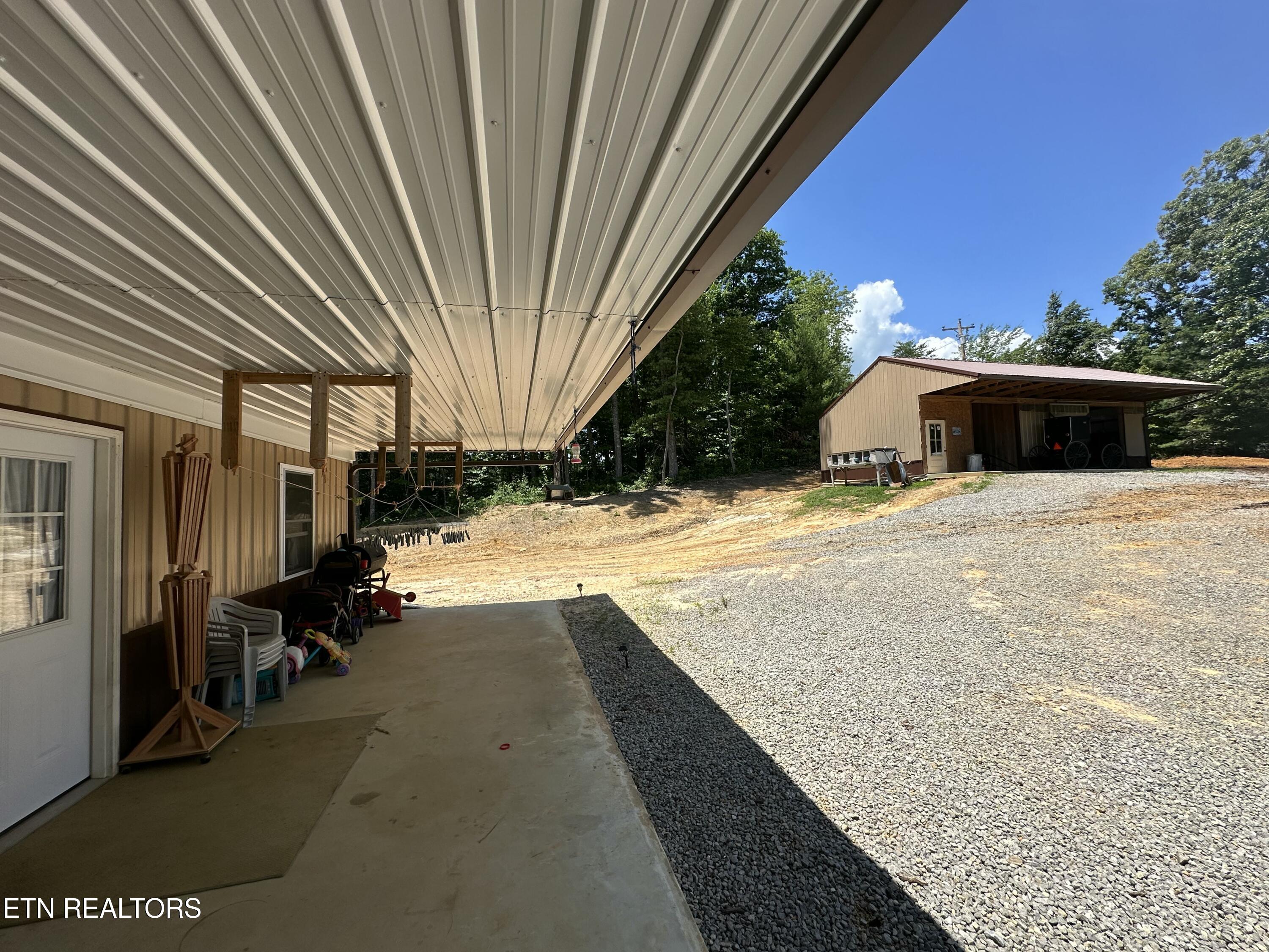 1561 Coon Hollow Road Sunbright TN 37872