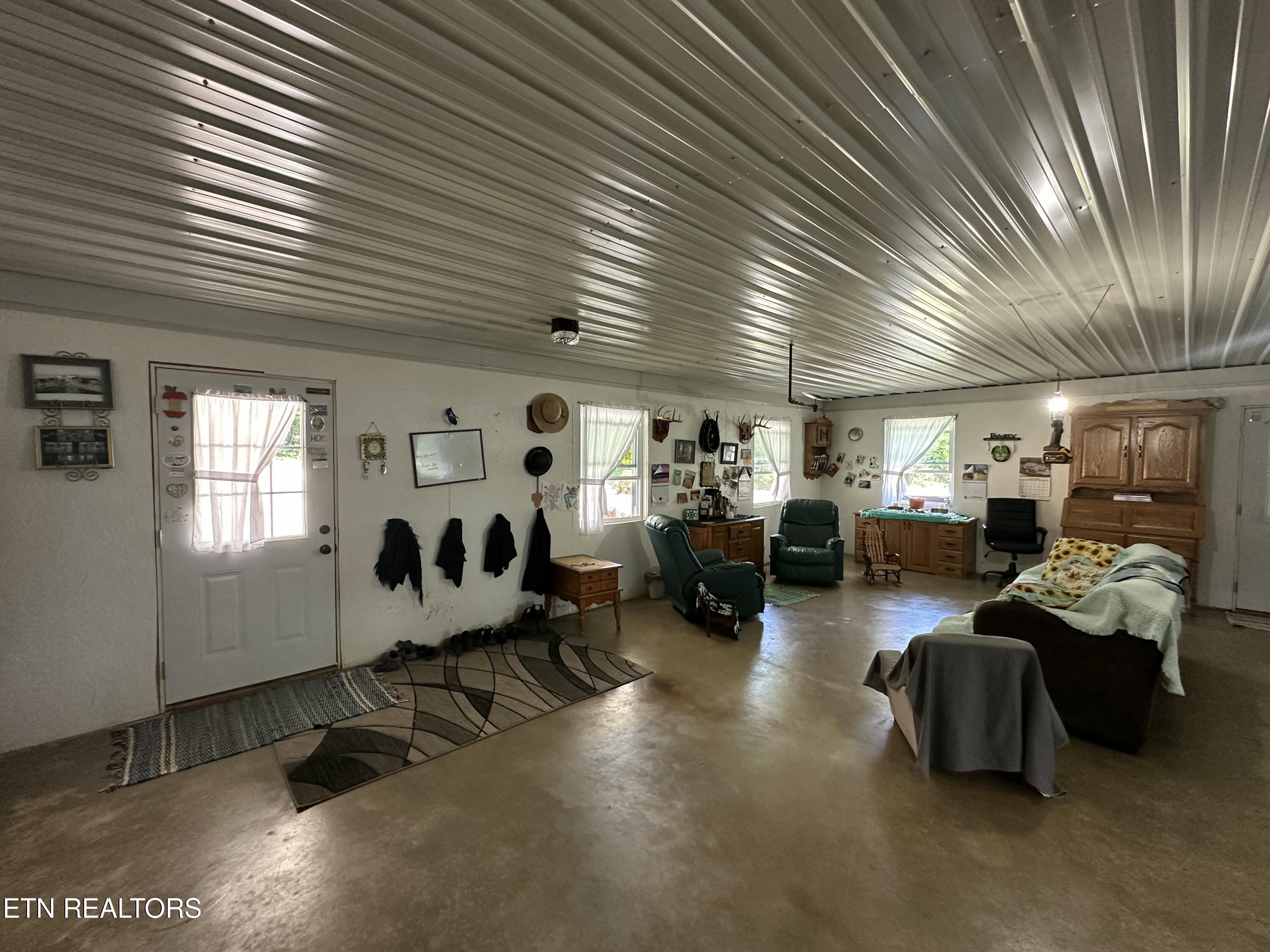 1561 Coon Hollow Road Sunbright TN 37872