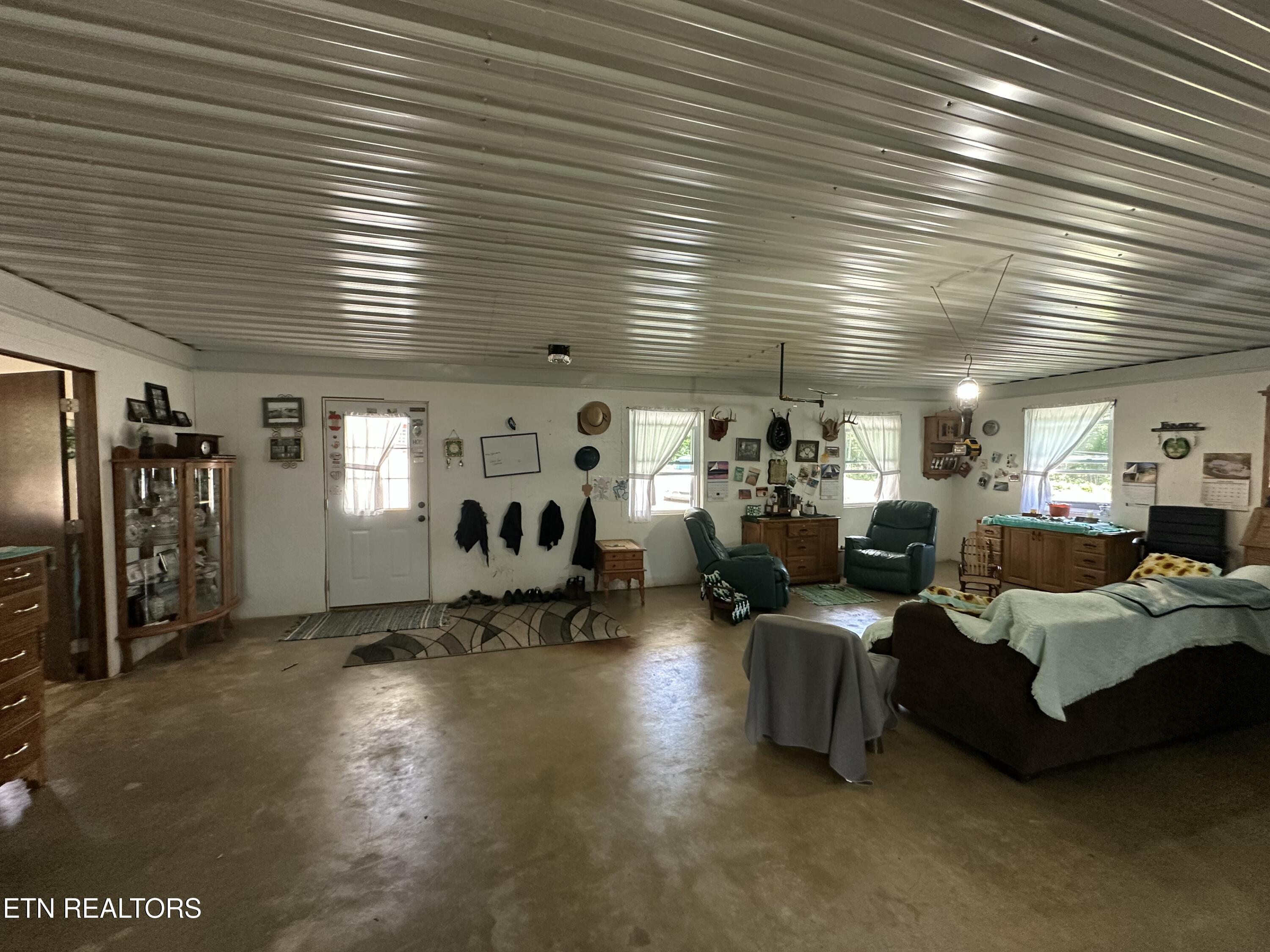 1561 Coon Hollow Road Sunbright TN 37872