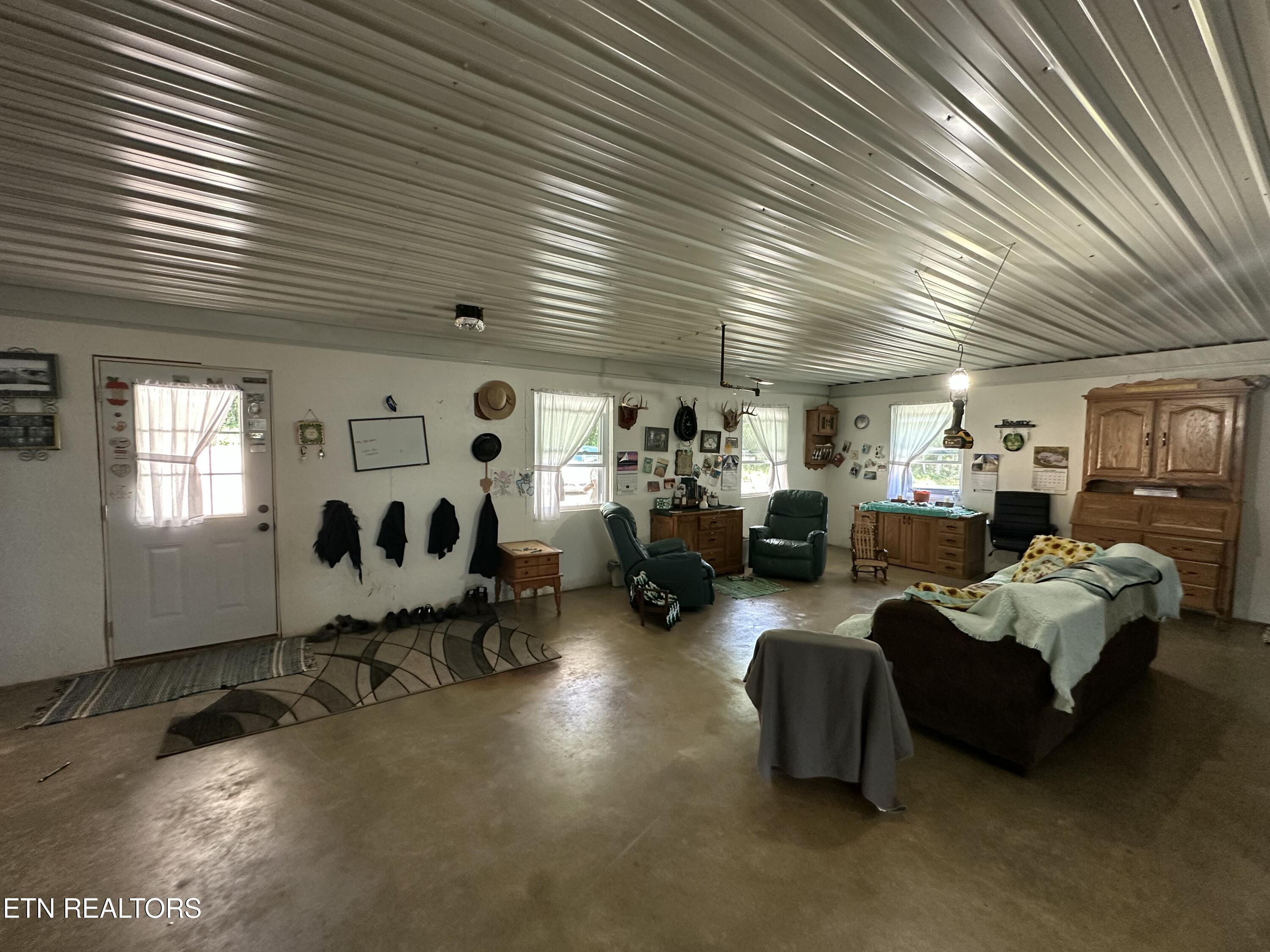1561 Coon Hollow Road Sunbright TN 37872