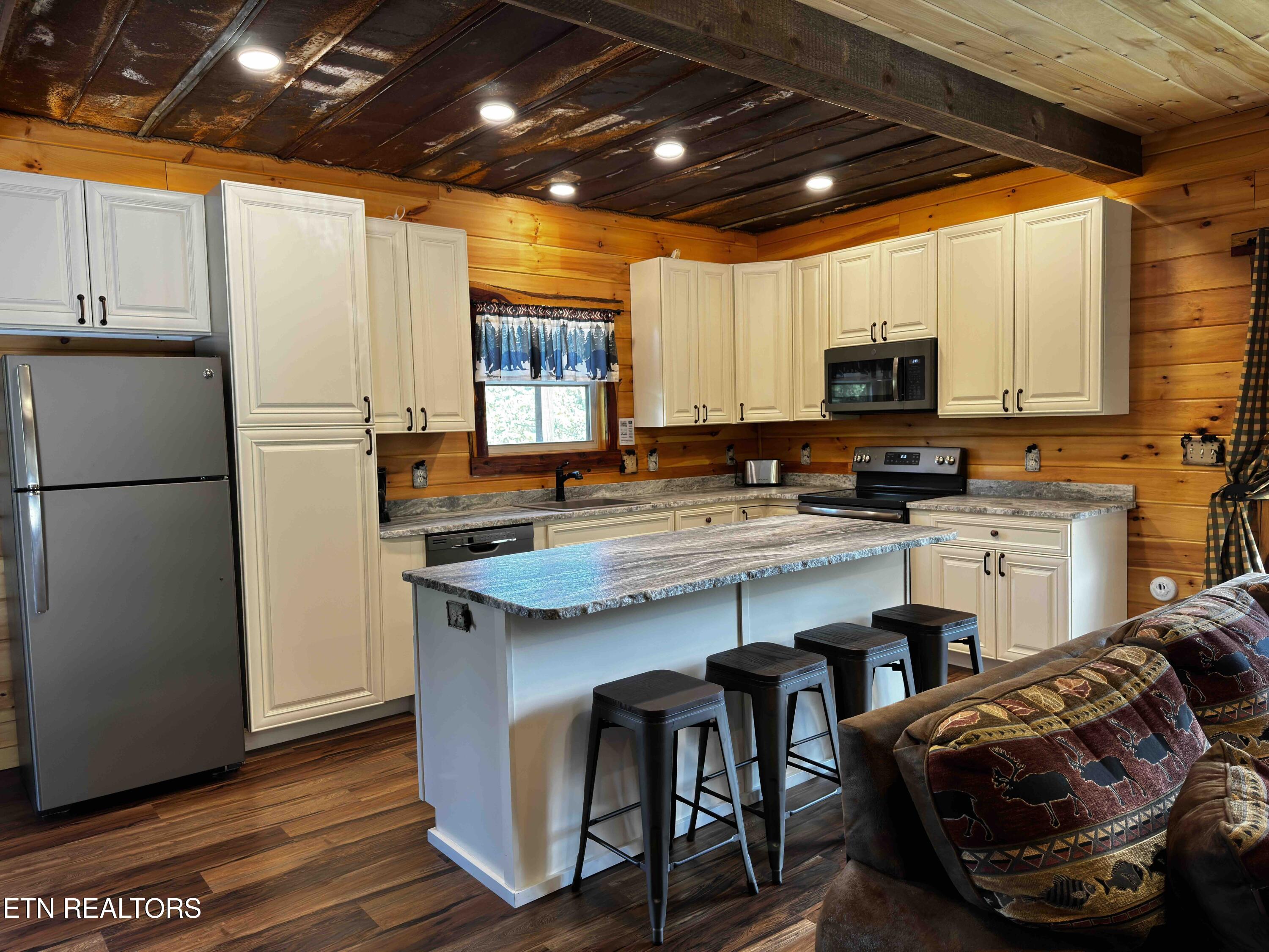 406 Oak Sky Way Sevierville TN 37876