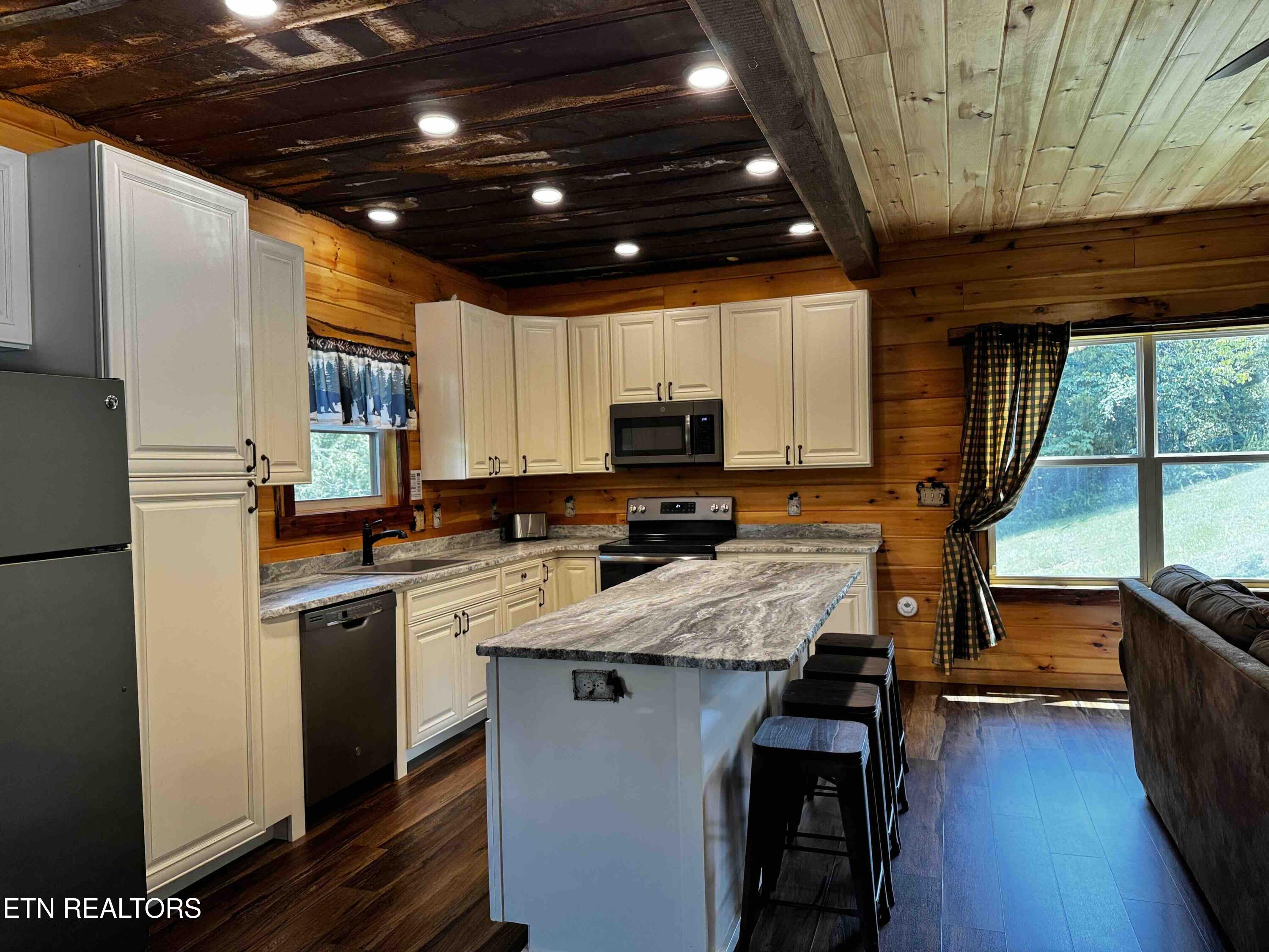 406 Oak Sky Way Sevierville TN 37876