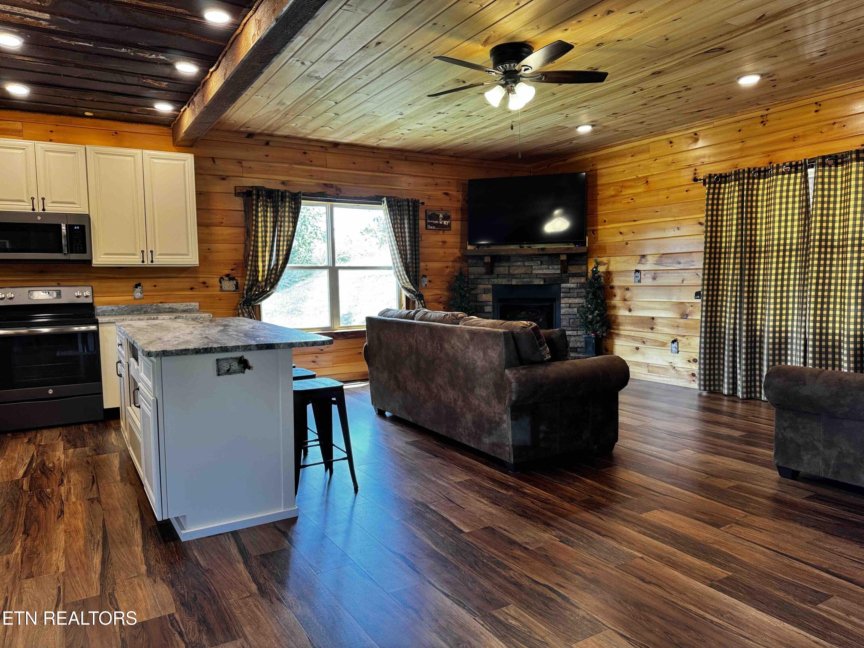 406 Oak Sky Way Sevierville TN 37876