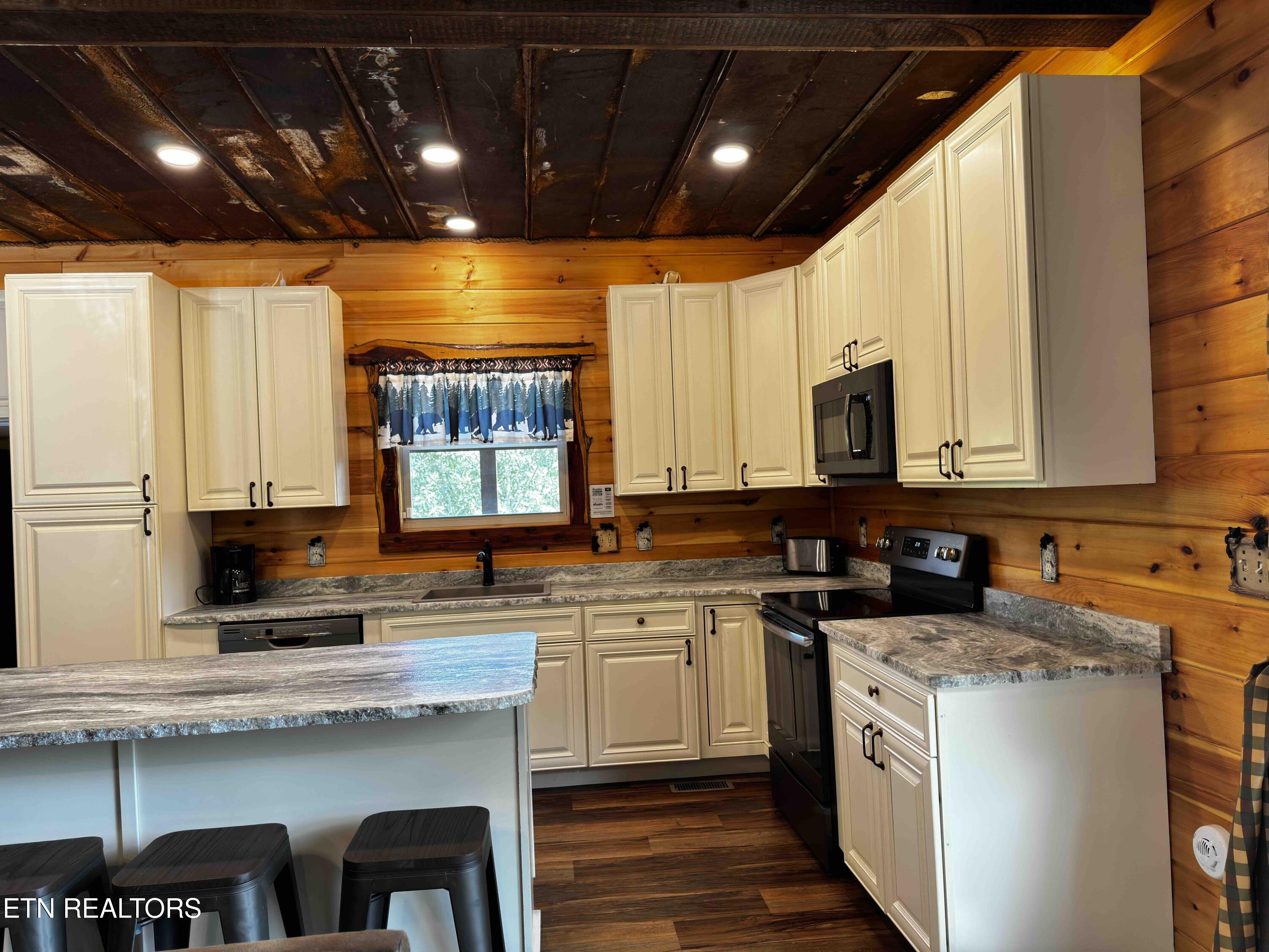 406 Oak Sky Way Sevierville TN 37876