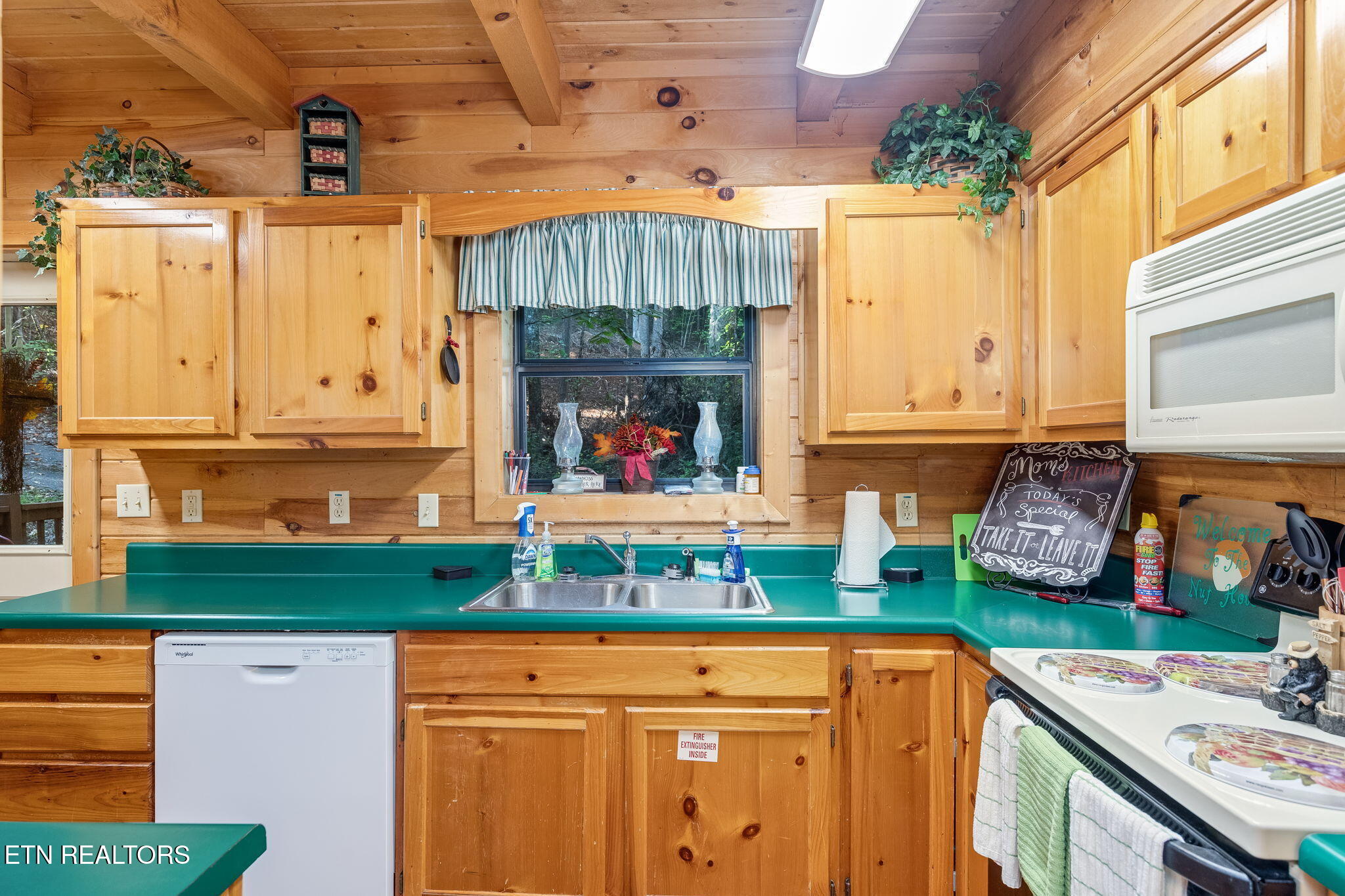 3469 Sugar Maple Loop Road Sevierville TN 37862
