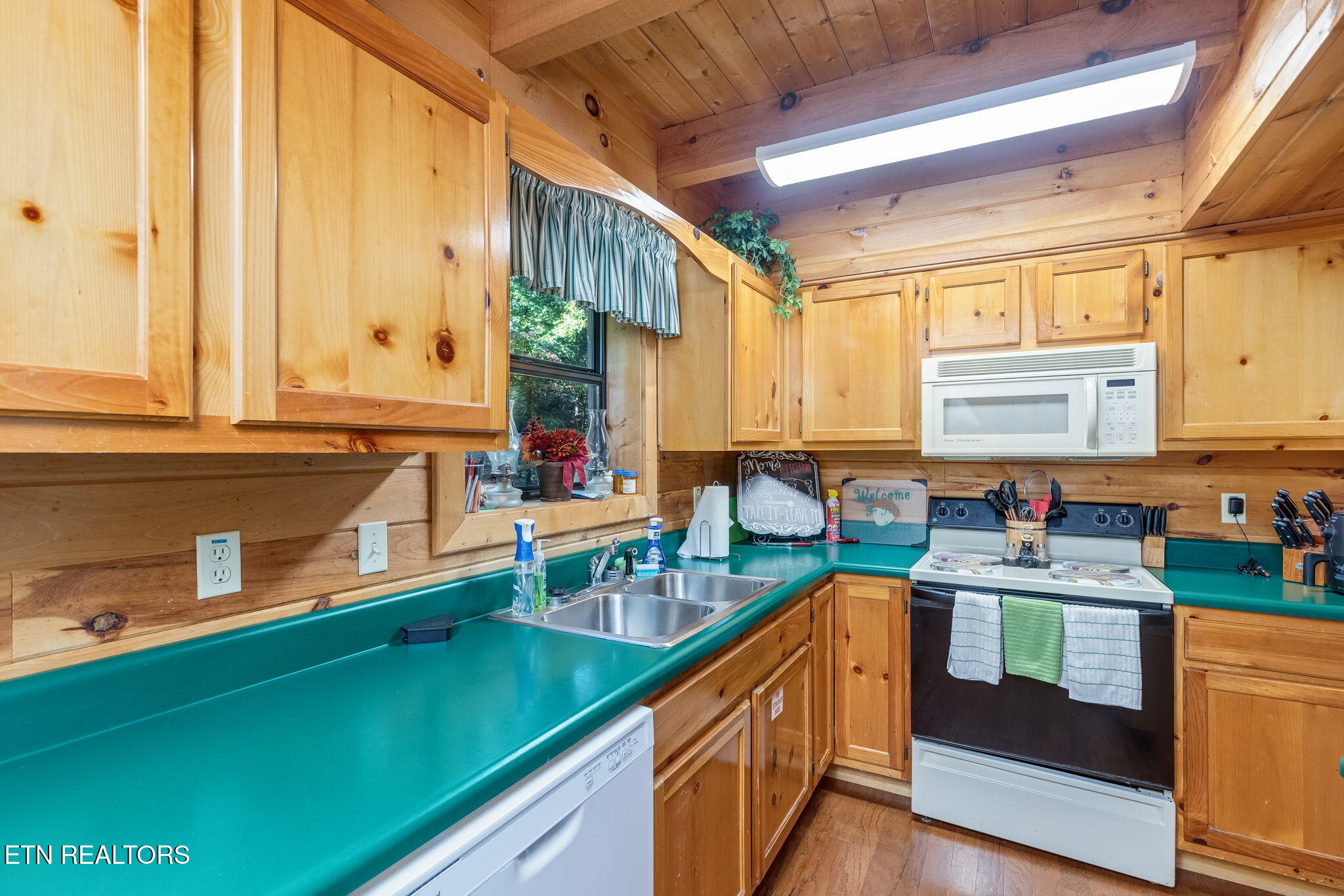 3469 Sugar Maple Loop Road Sevierville TN 37862