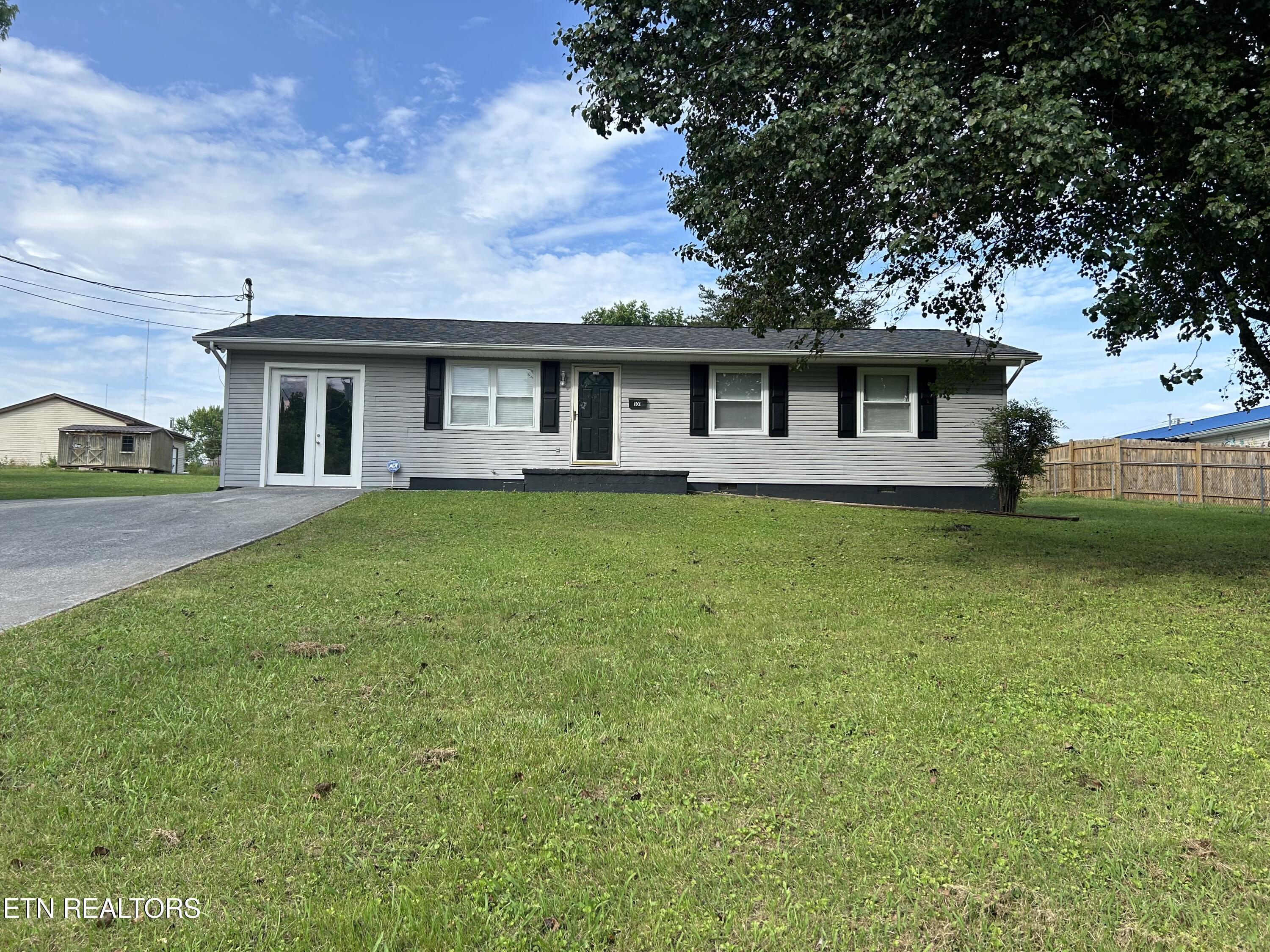 101 Phillips Lane Clinton TN 37716