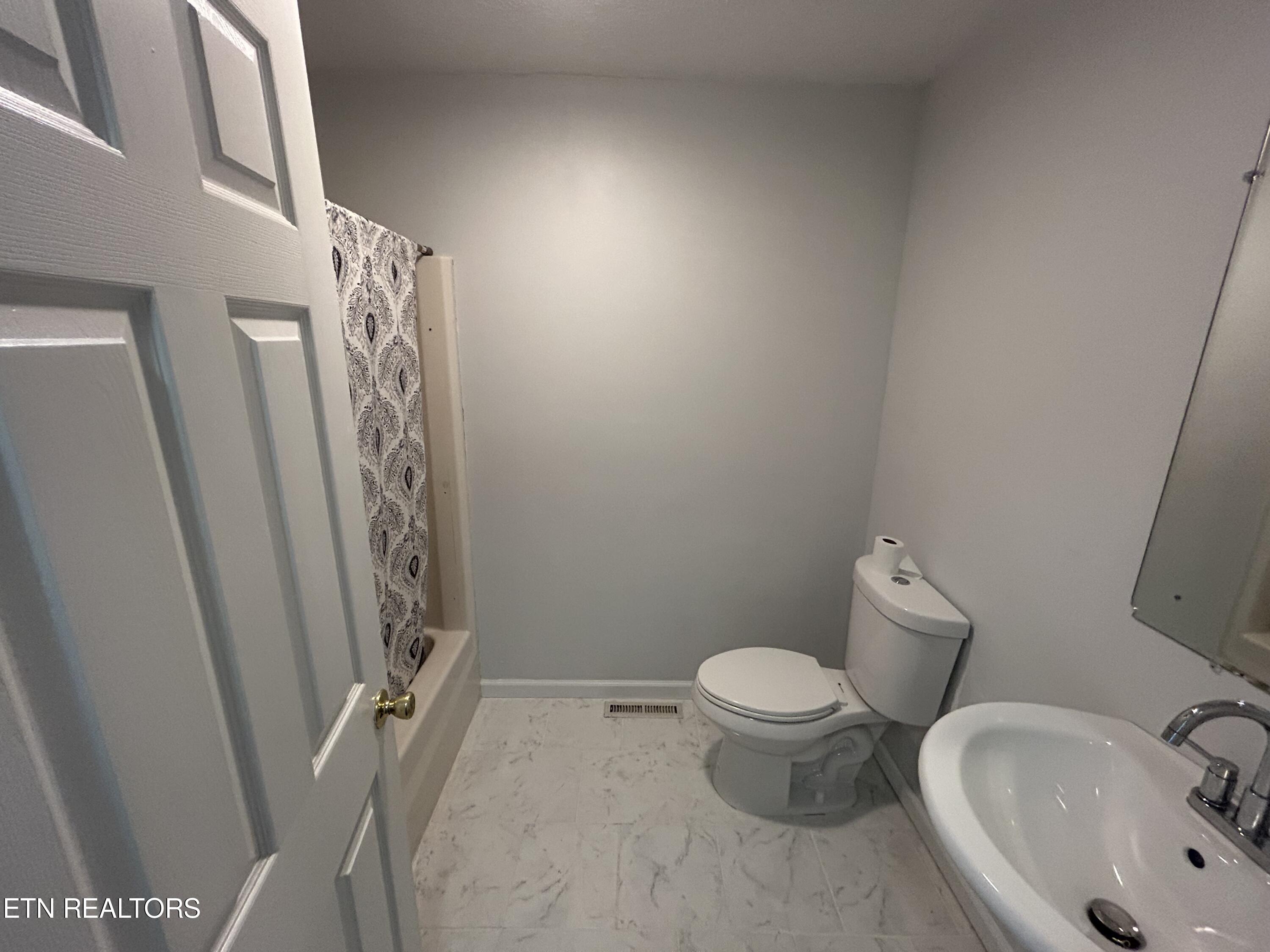101 Phillips Lane Clinton TN 37716