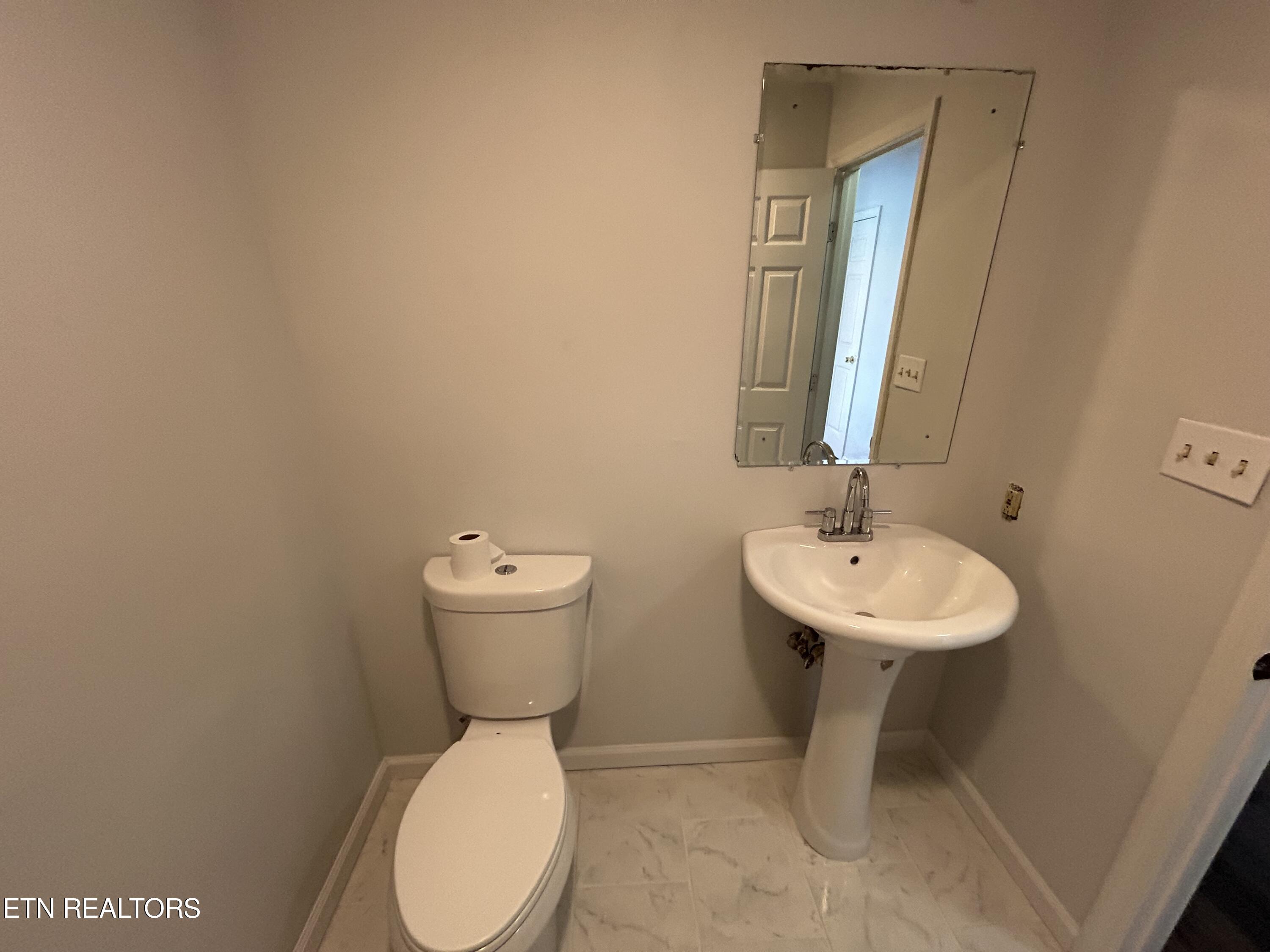 101 Phillips Lane Clinton TN 37716