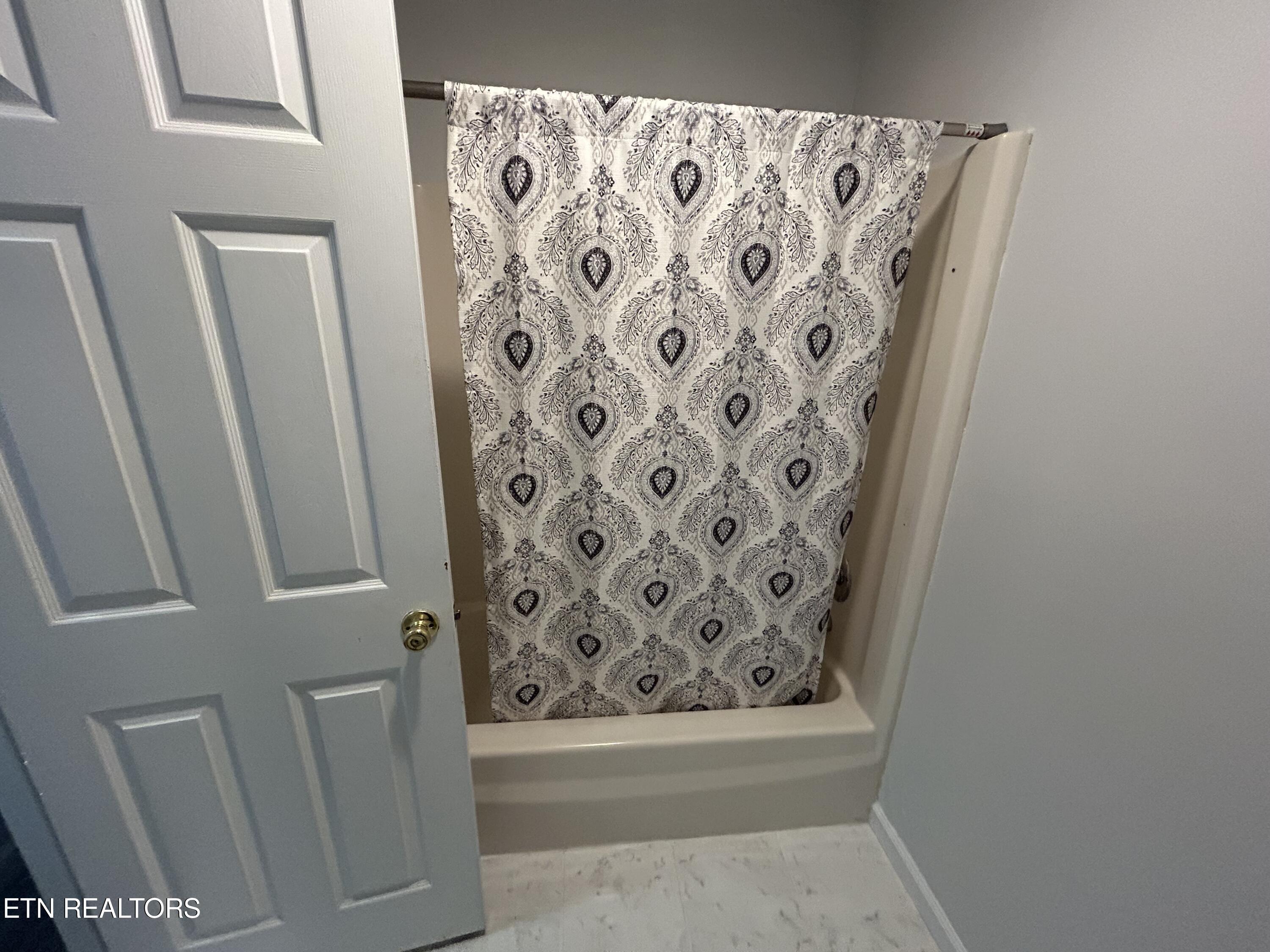 101 Phillips Lane Clinton TN 37716