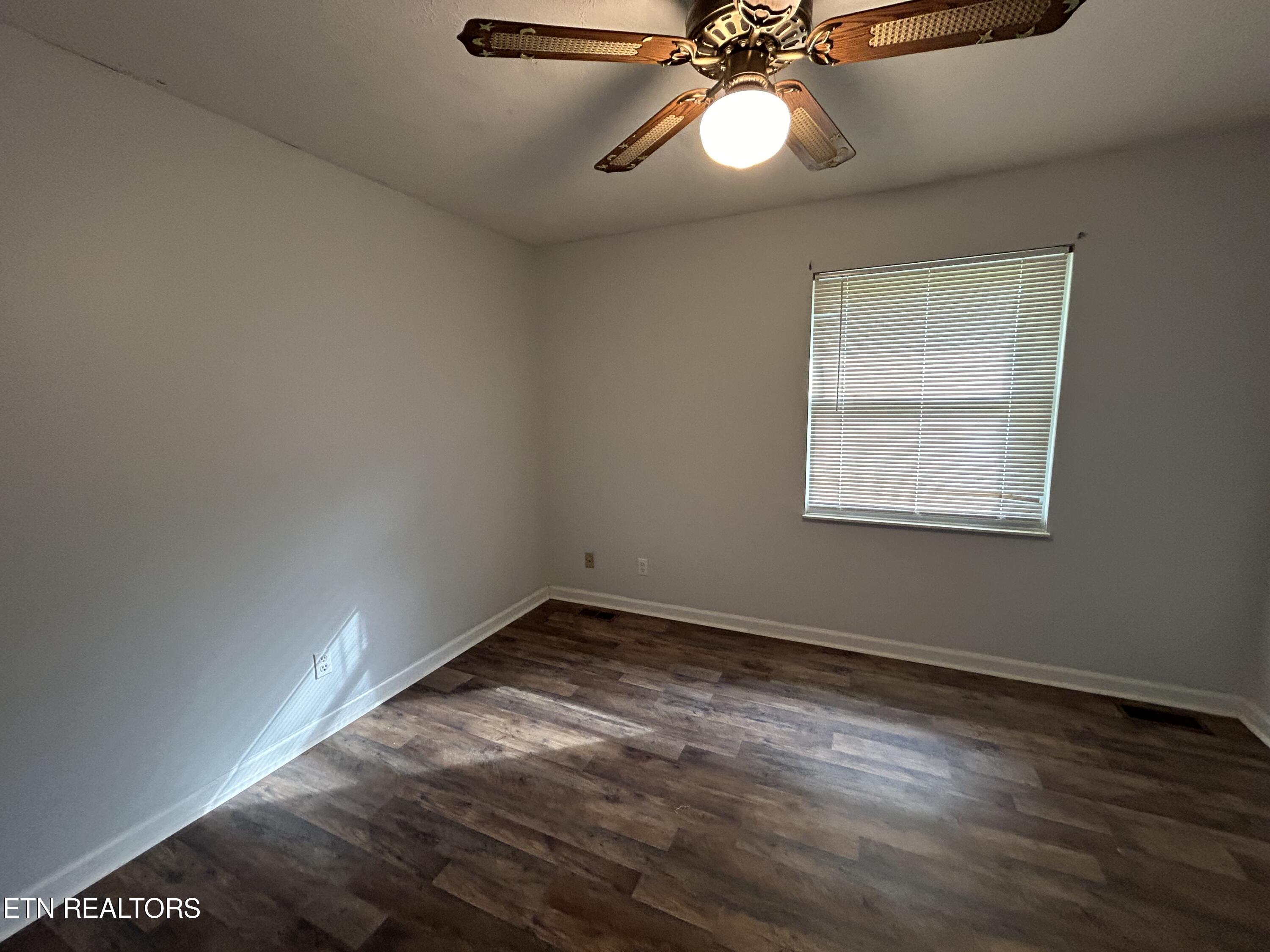 101 Phillips Lane Clinton TN 37716
