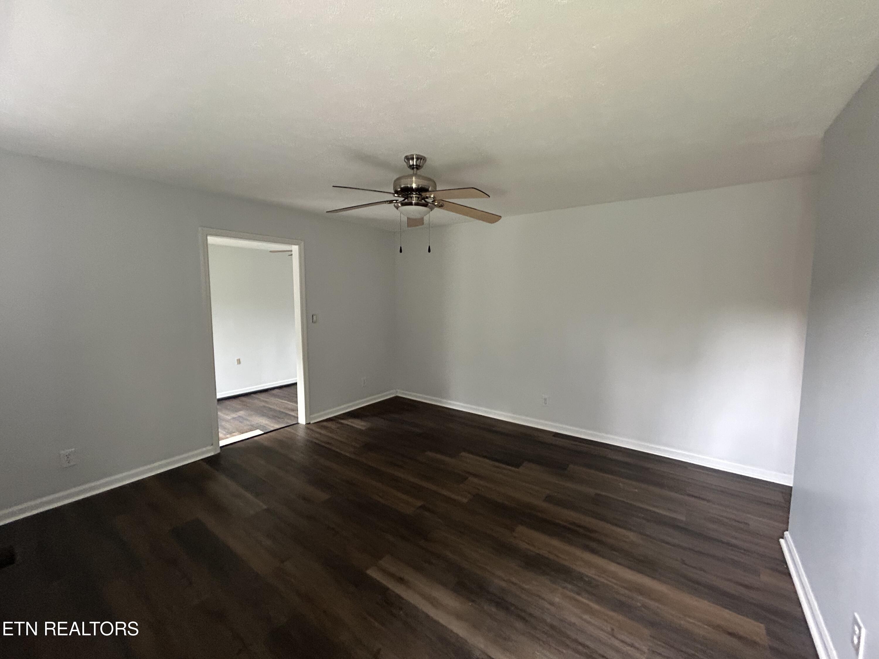 101 Phillips Lane Clinton TN 37716