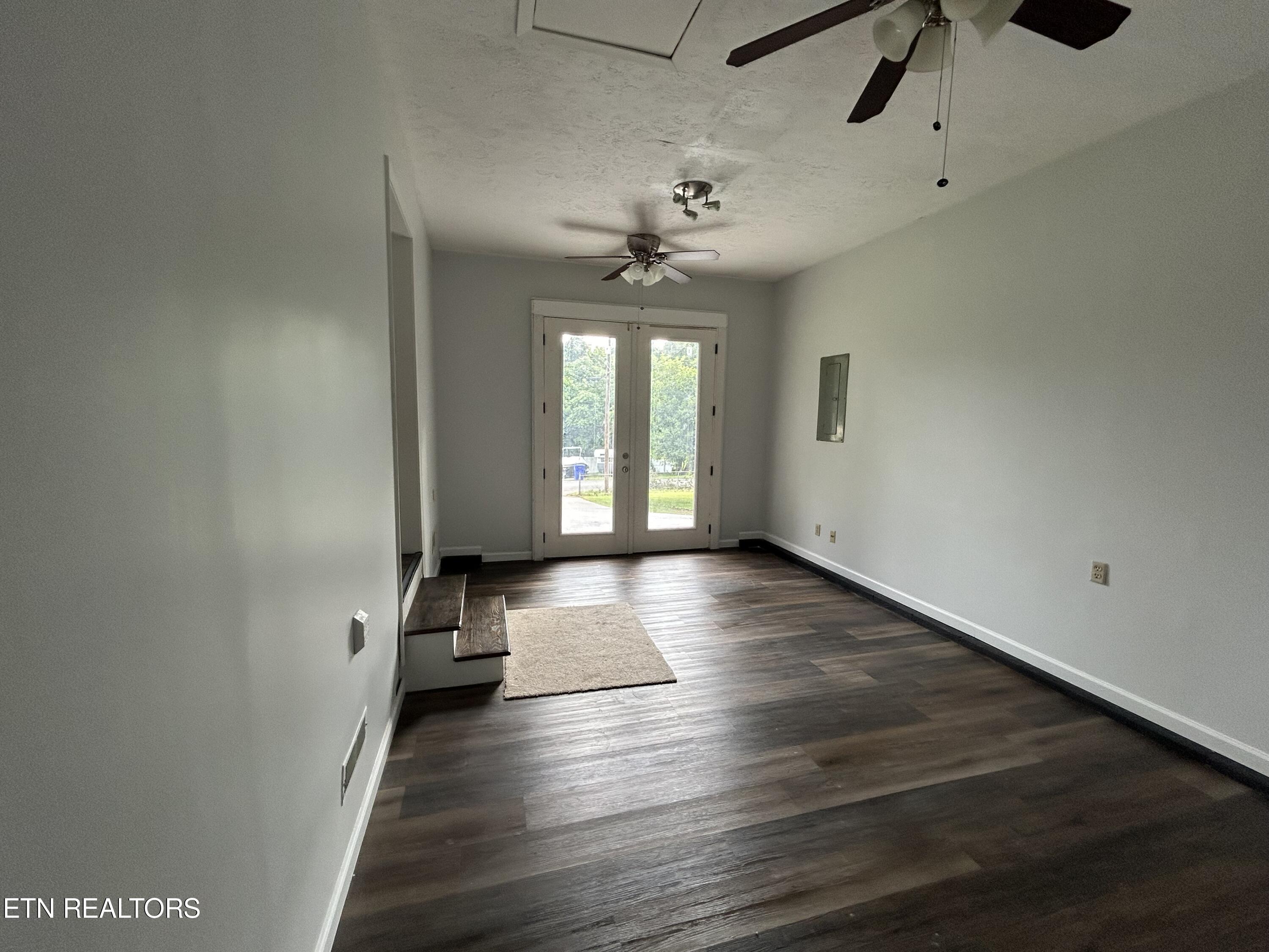 101 Phillips Lane Clinton TN 37716