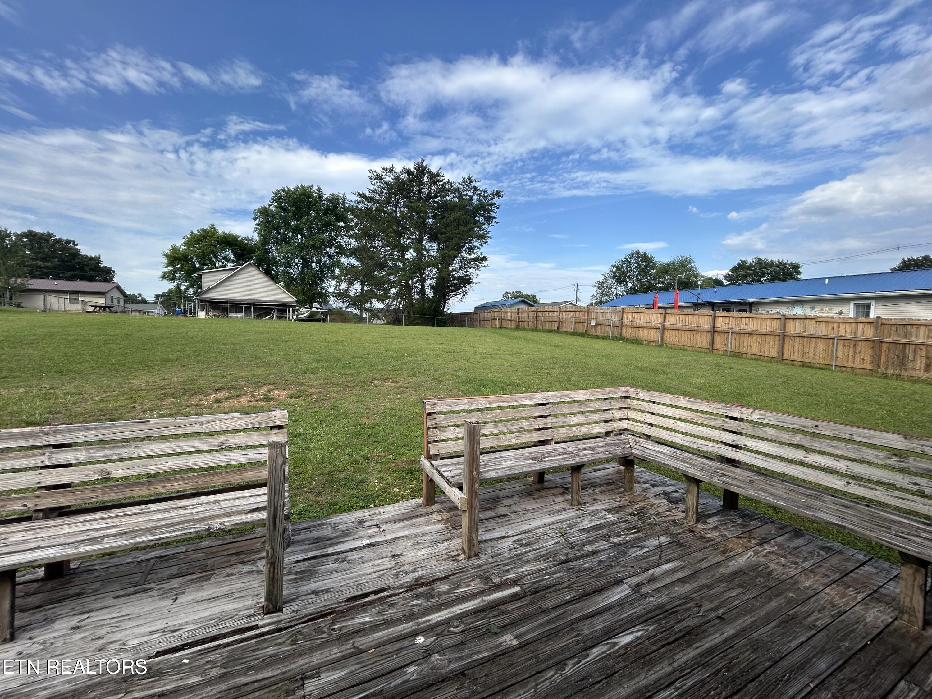 101 Phillips Lane Clinton TN 37716