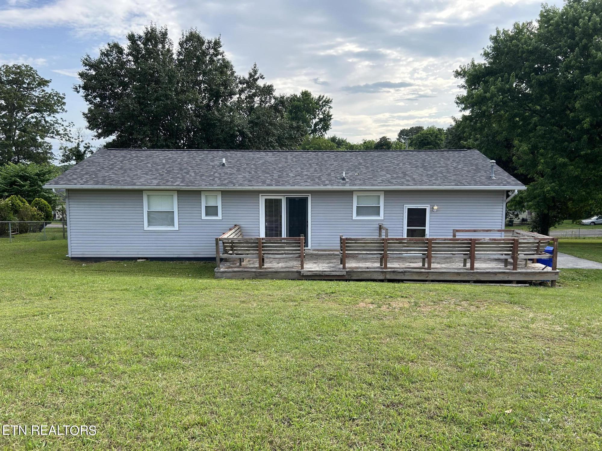 101 Phillips Lane Clinton TN 37716