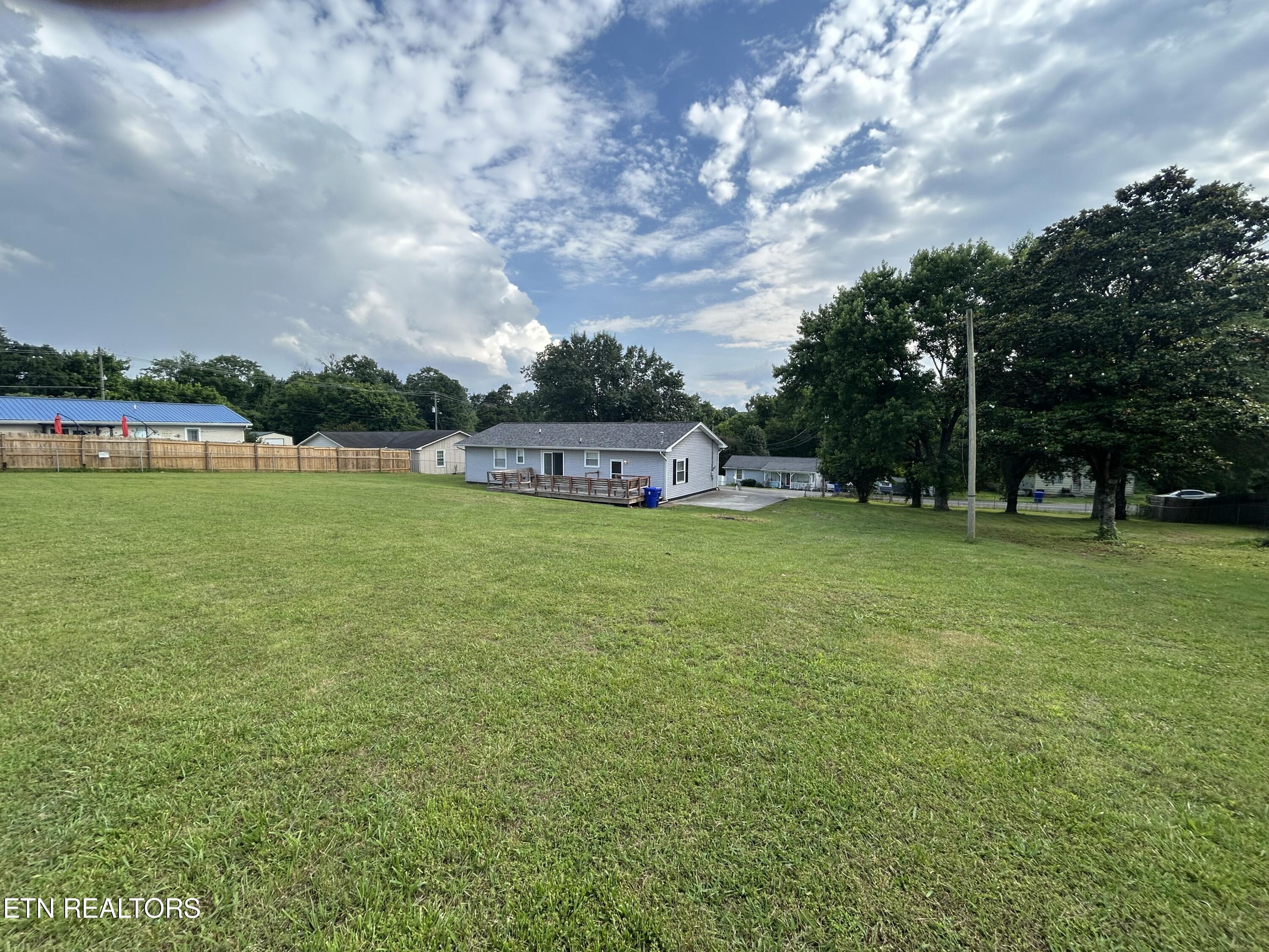 101 Phillips Lane Clinton TN 37716