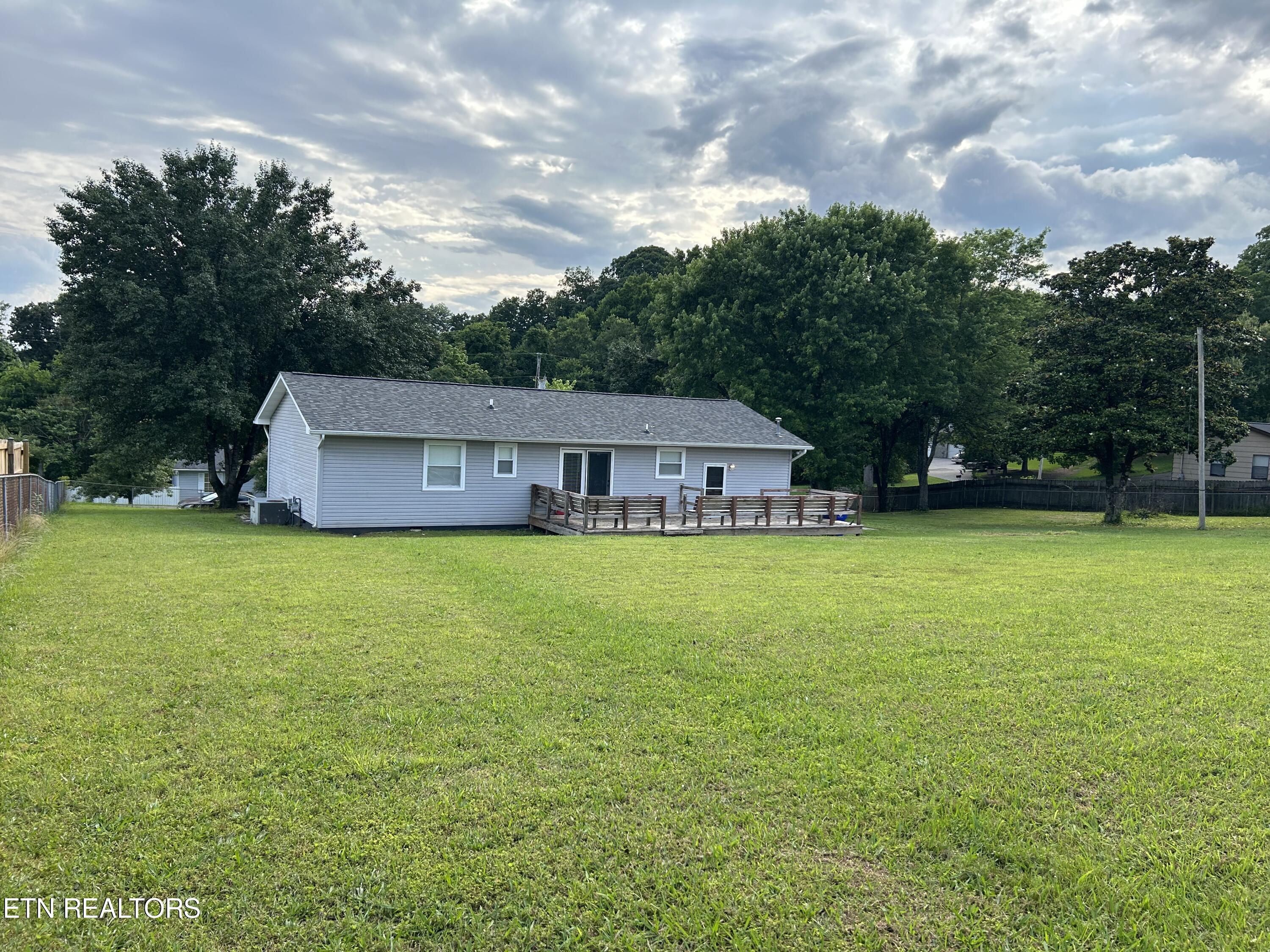 101 Phillips Lane Clinton TN 37716
