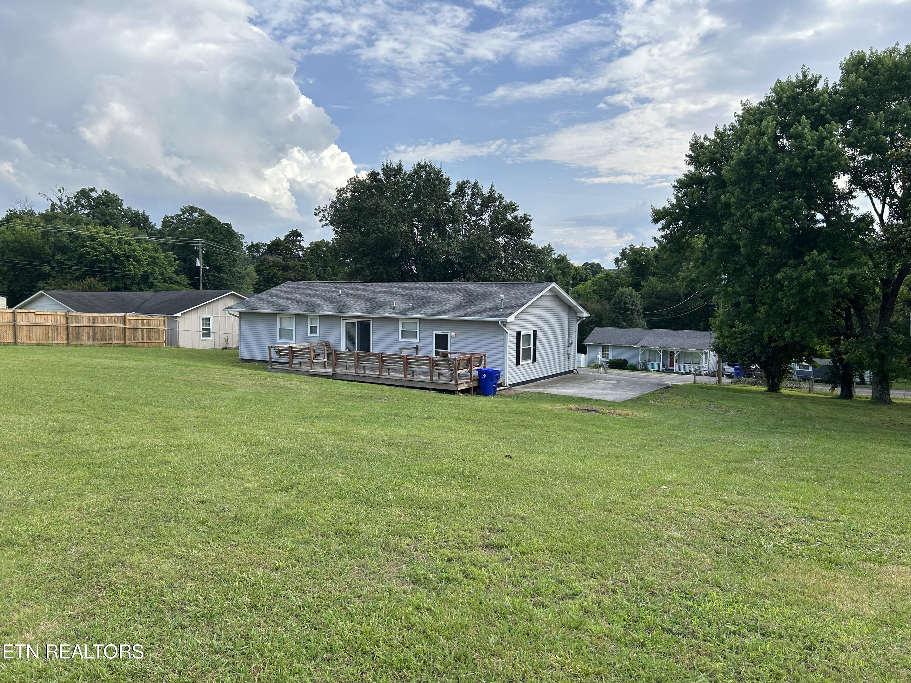 101 Phillips Lane Clinton TN 37716