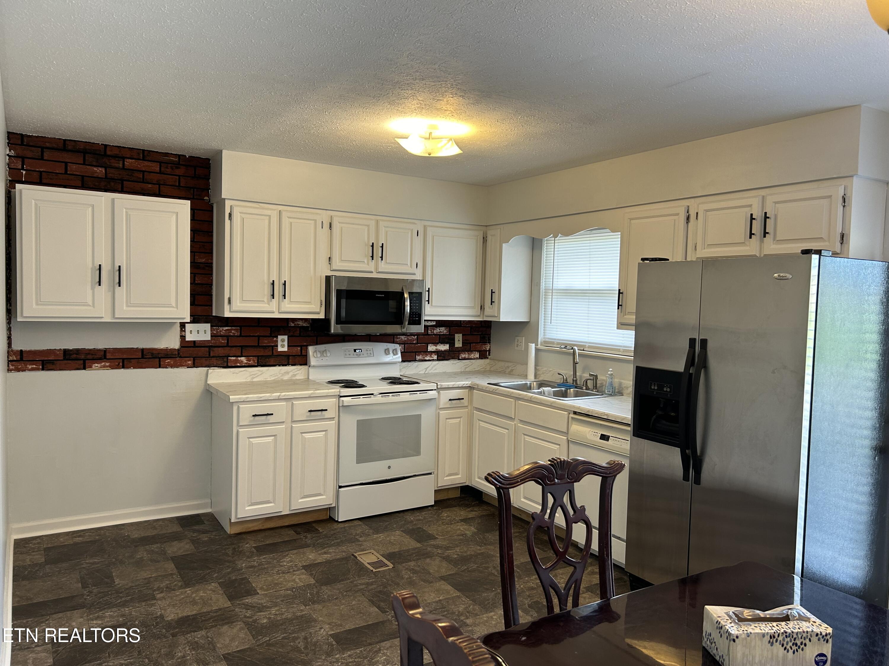 101 Phillips Lane Clinton TN 37716