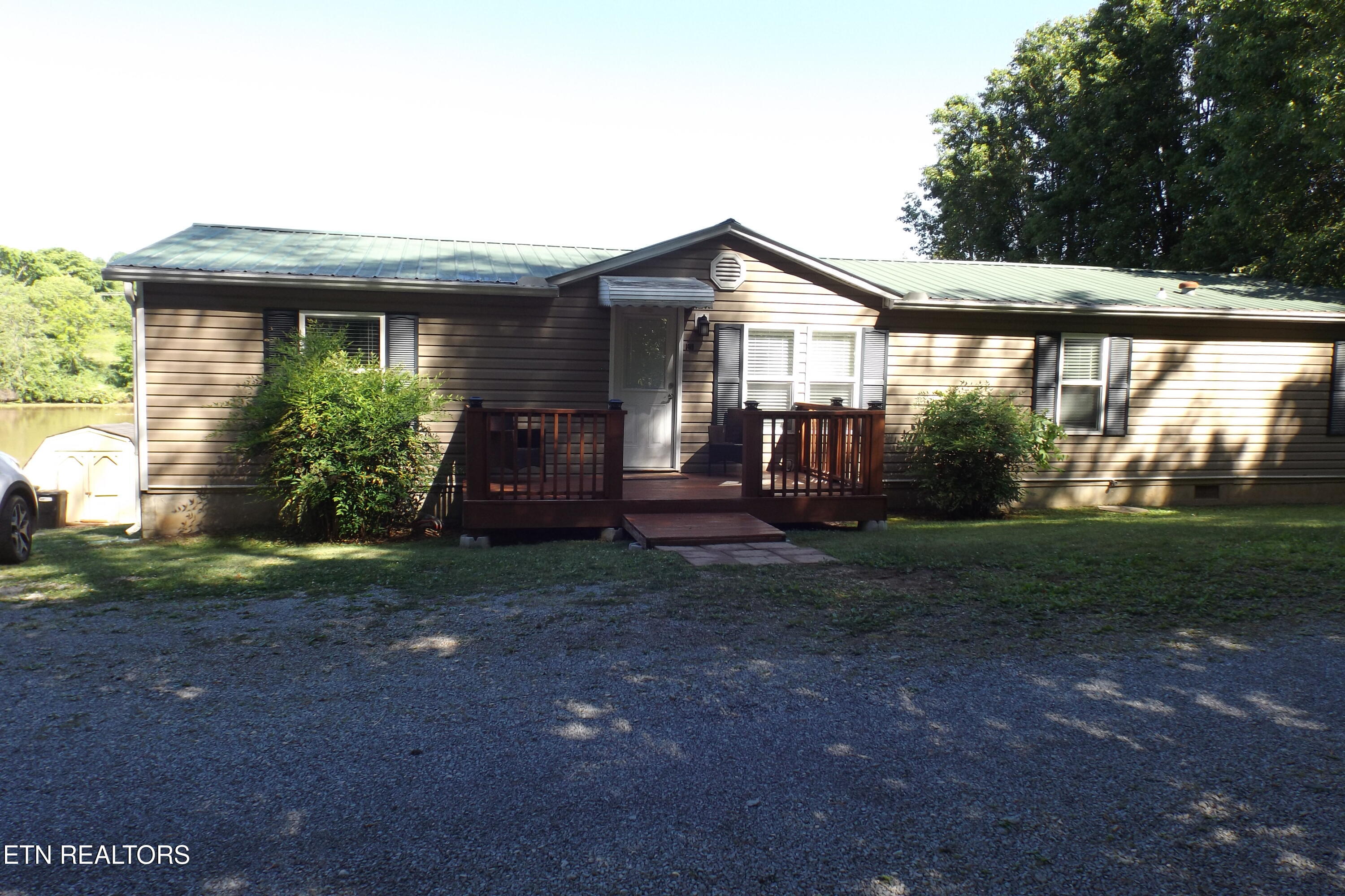 1418 E Pearly Smith Road Louisville TN 37777