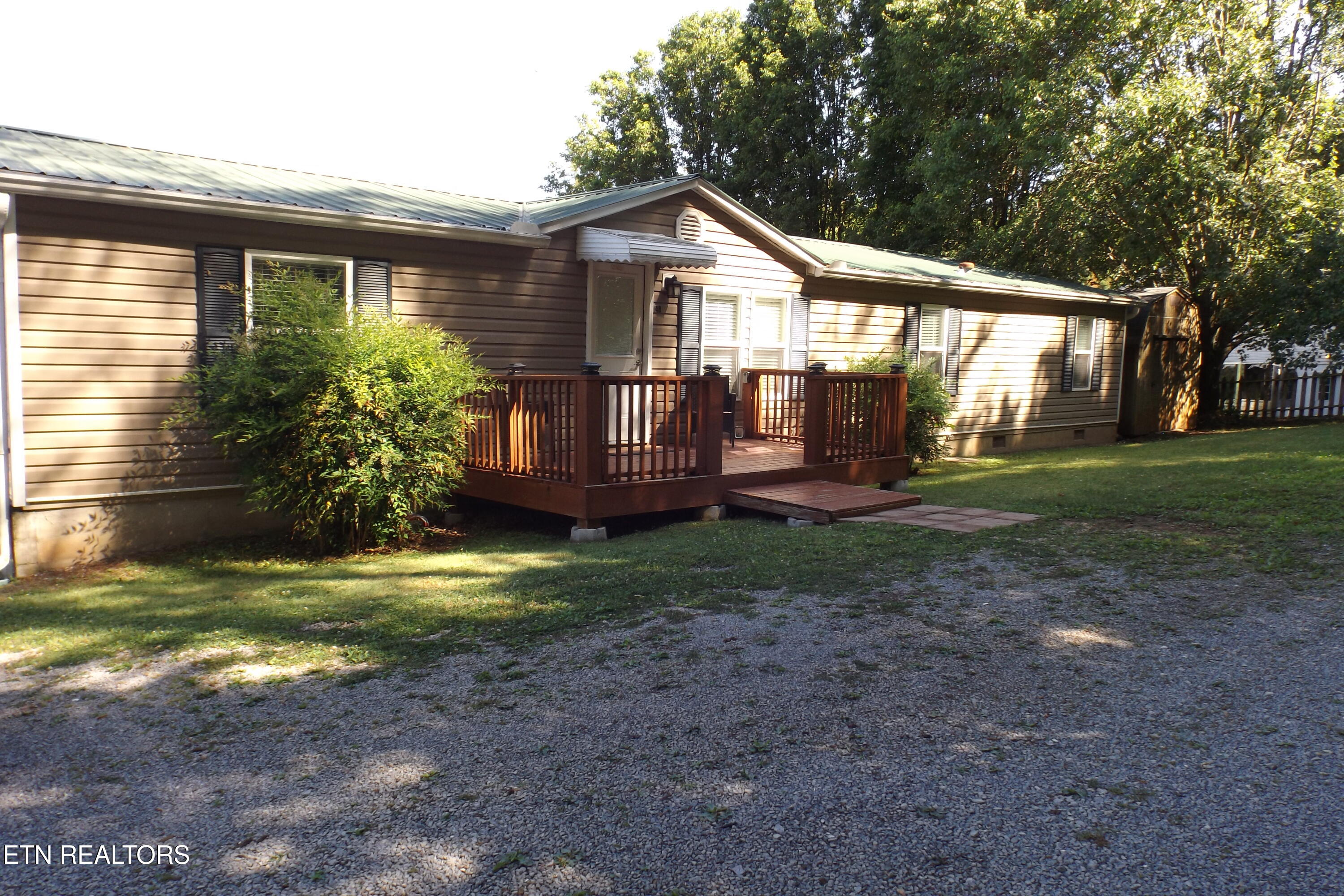 1418 E Pearly Smith Road Louisville TN 37777