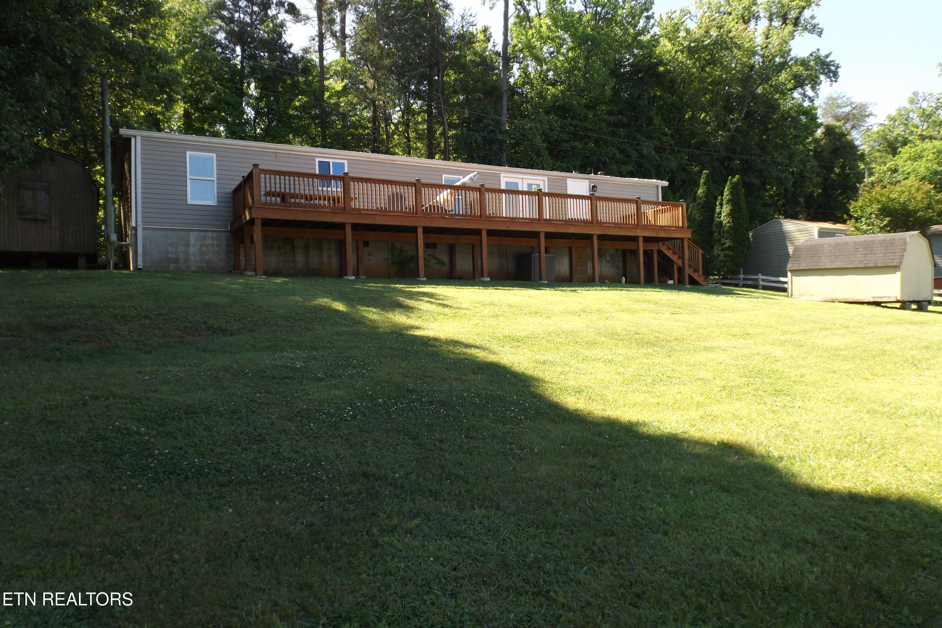 1418 E Pearly Smith Road Louisville TN 37777