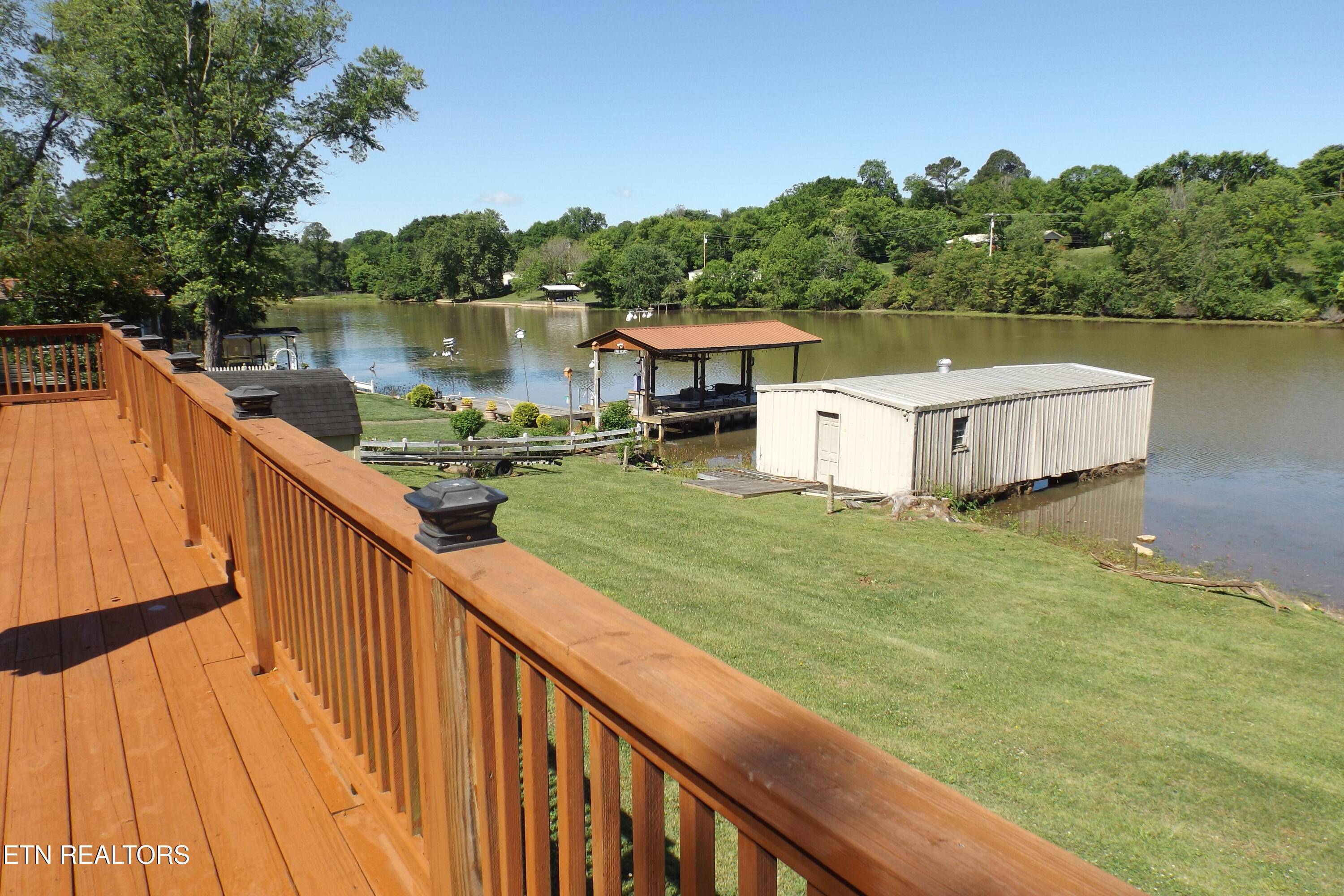 1418 E Pearly Smith Road Louisville TN 37777