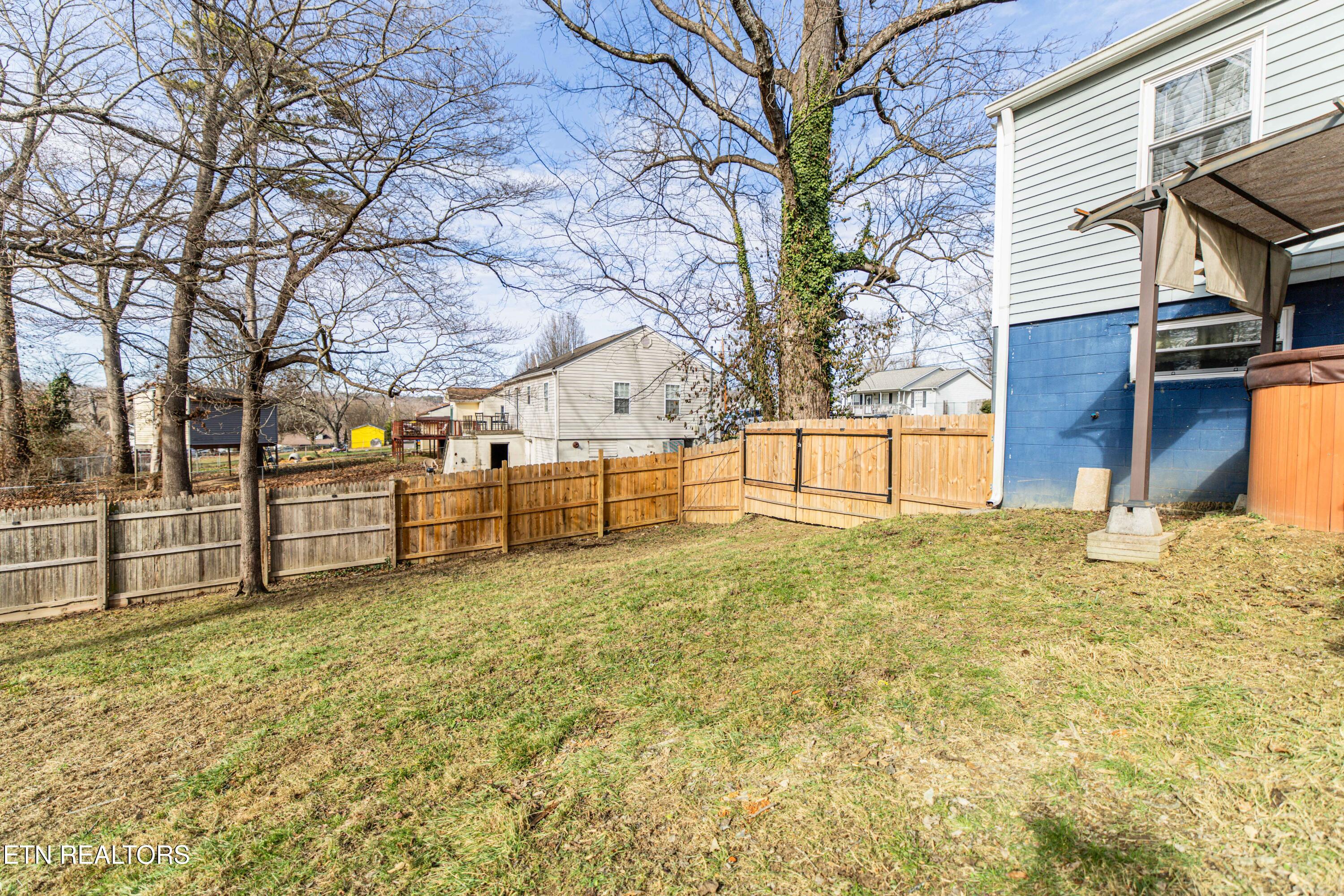 2913 NE Woodmont Road Knoxville TN 37917