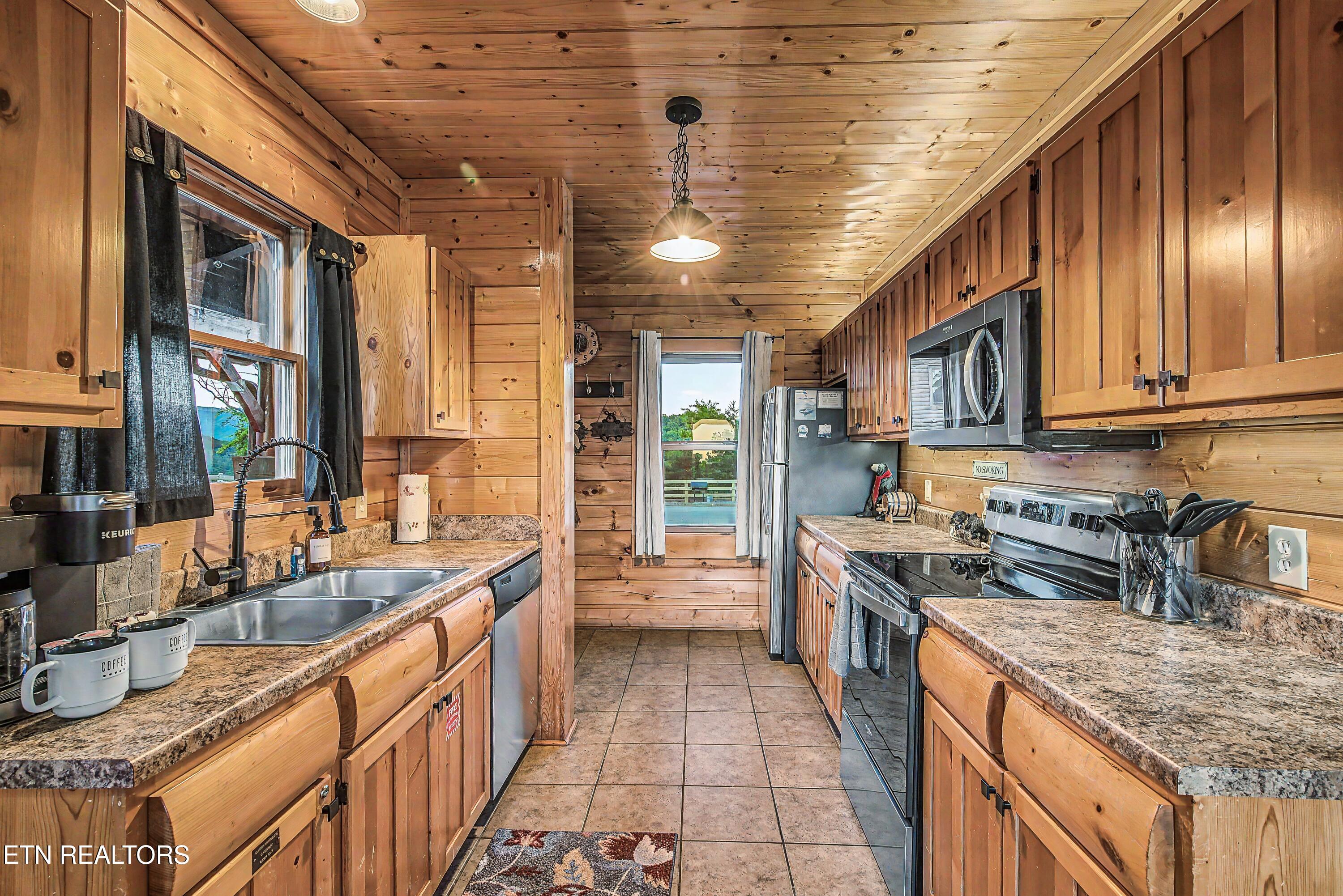 2819 White Oak Ridge Lane Sevierville TN 37862