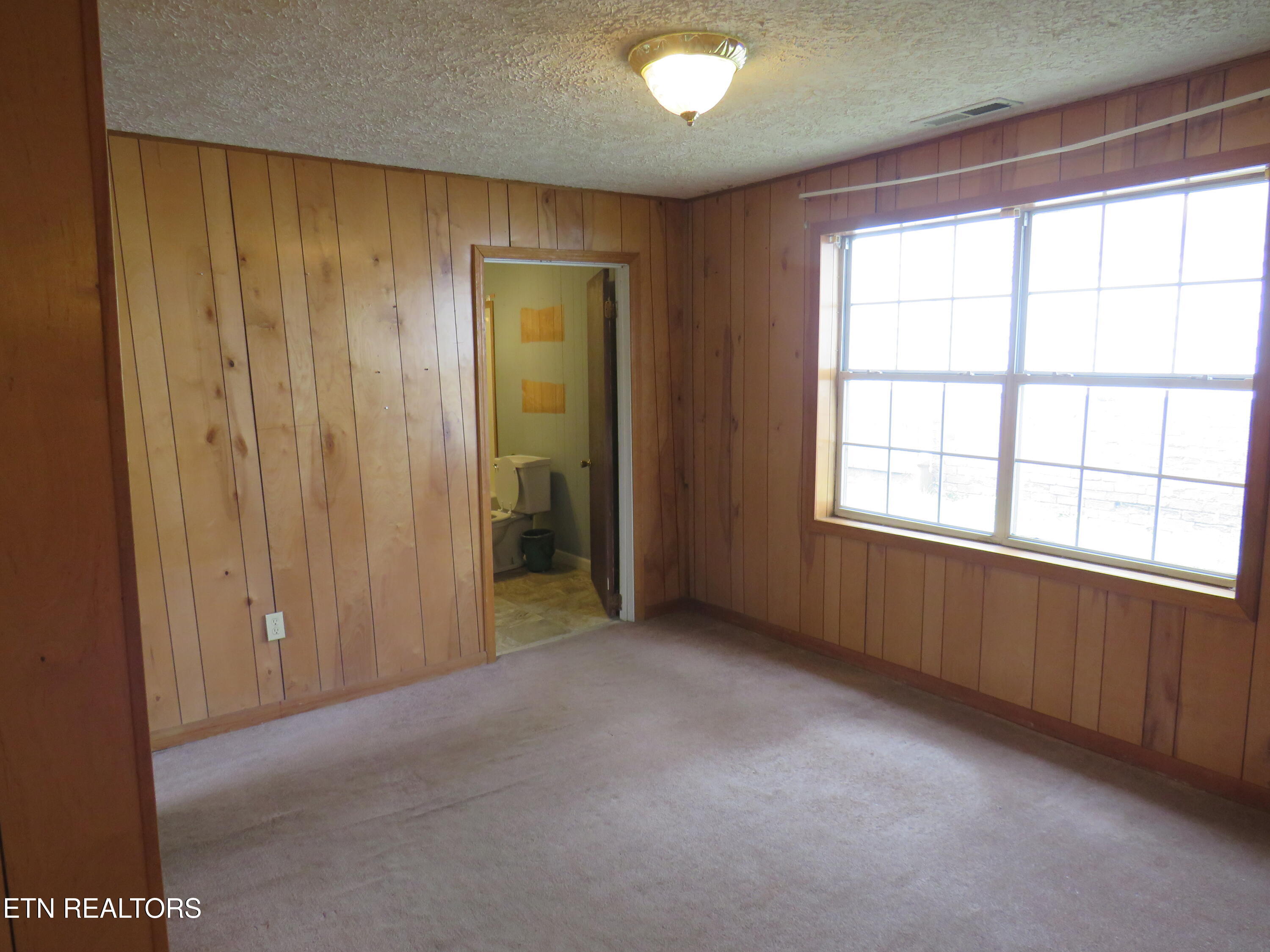 413 S Main Street Jellico TN 37762