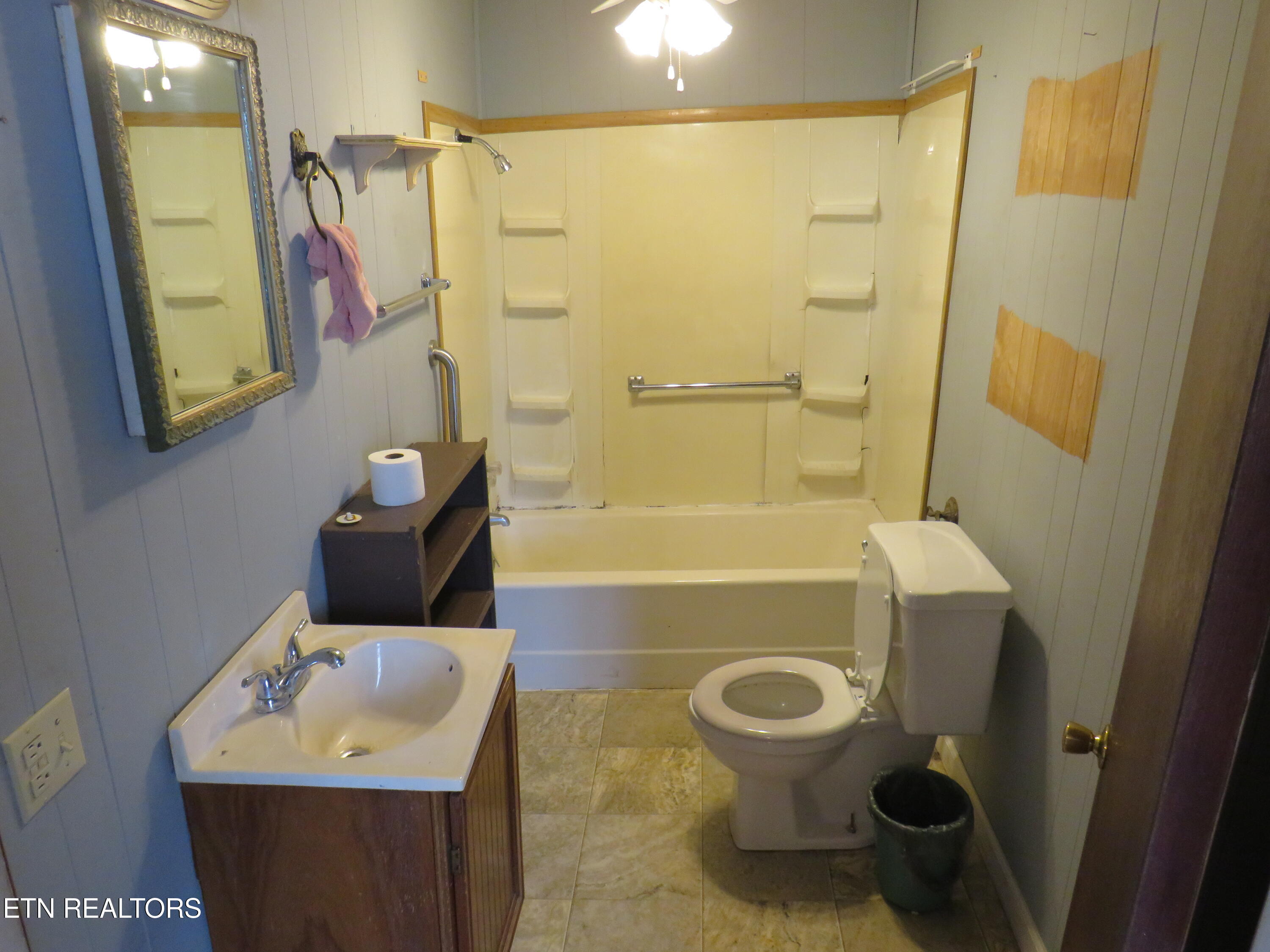 413 S Main Street Jellico TN 37762