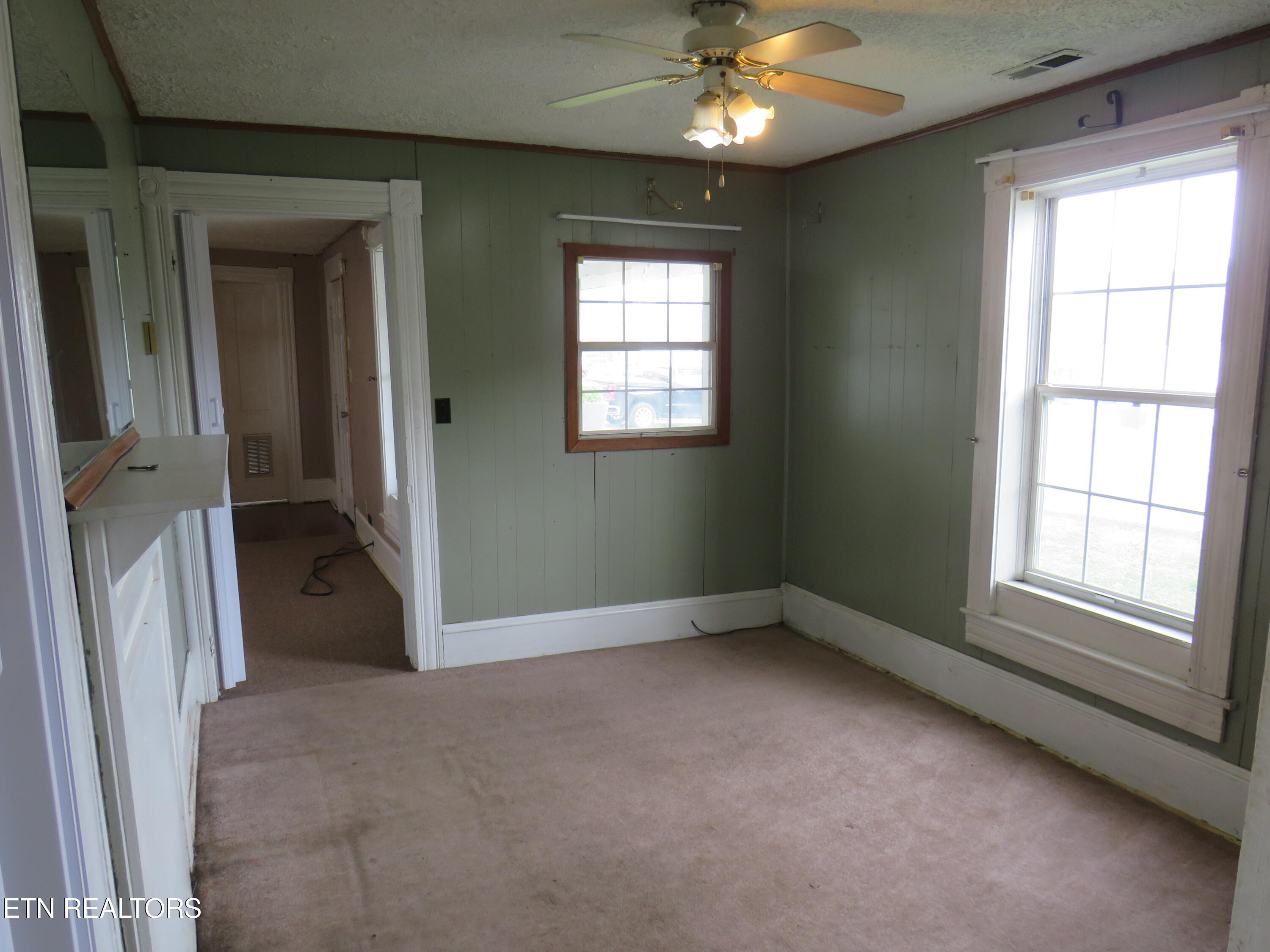 413 S Main Street Jellico TN 37762