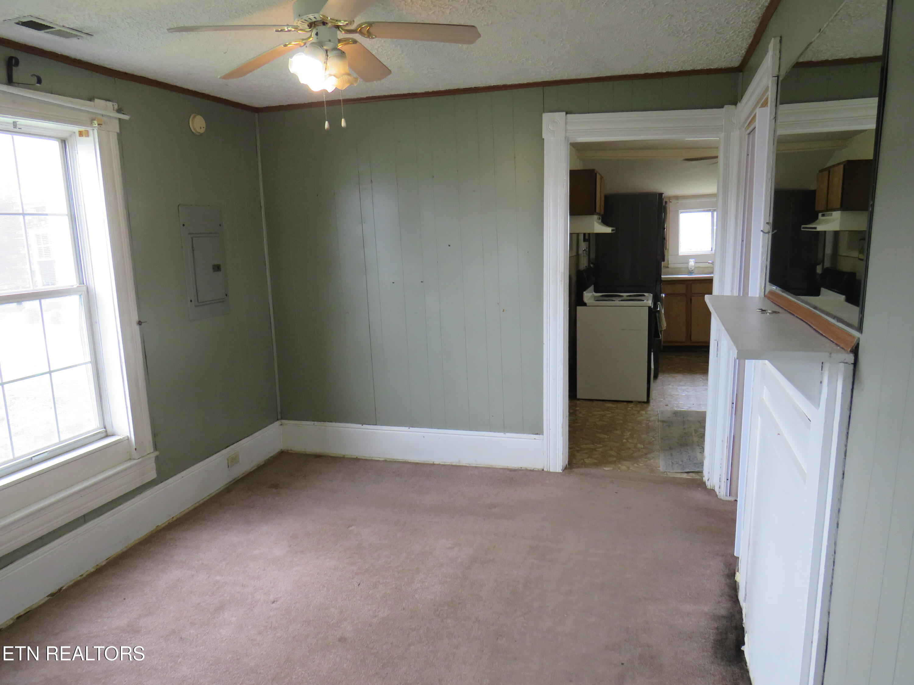 413 S Main Street Jellico TN 37762