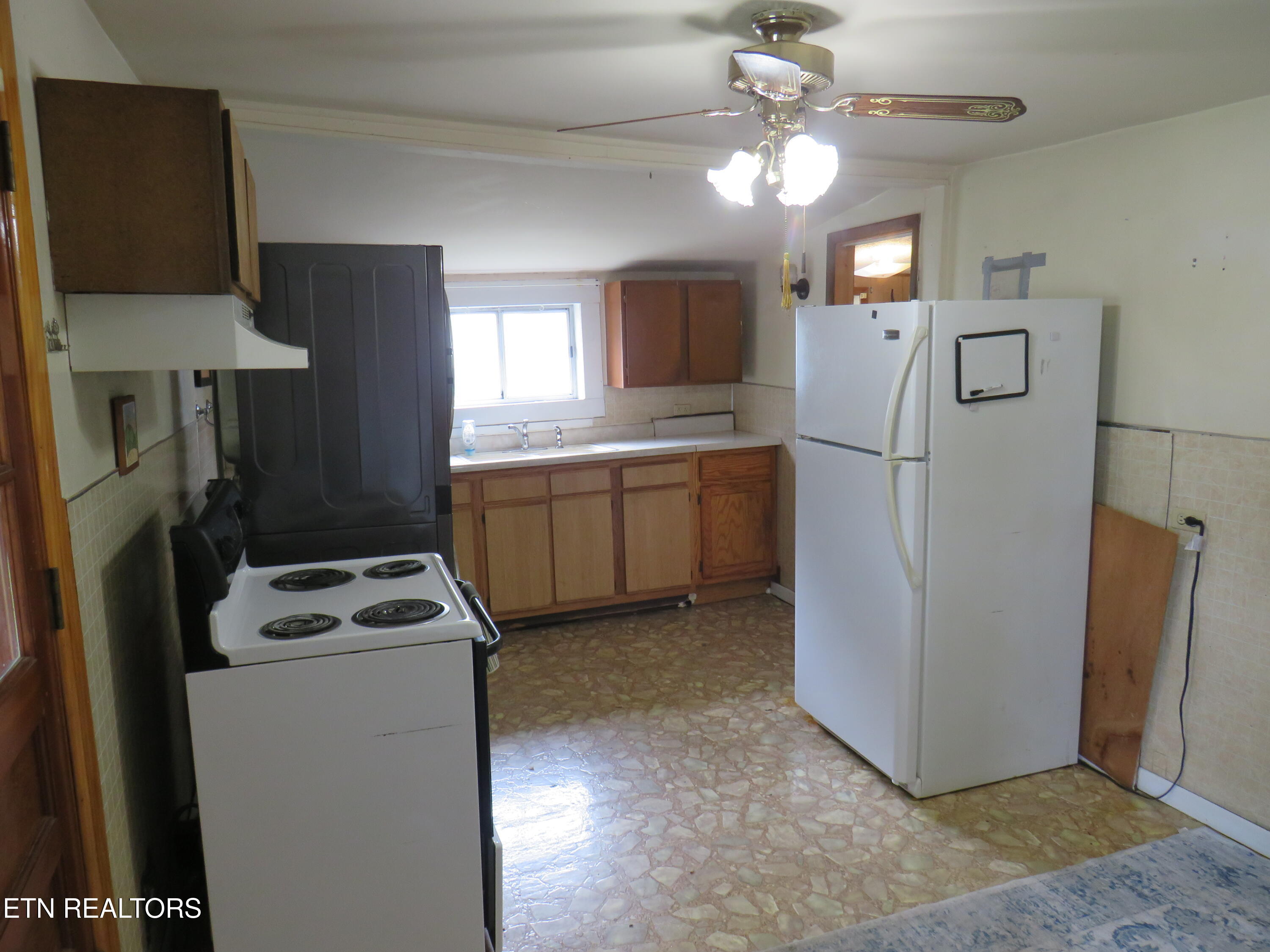 413 S Main Street Jellico TN 37762