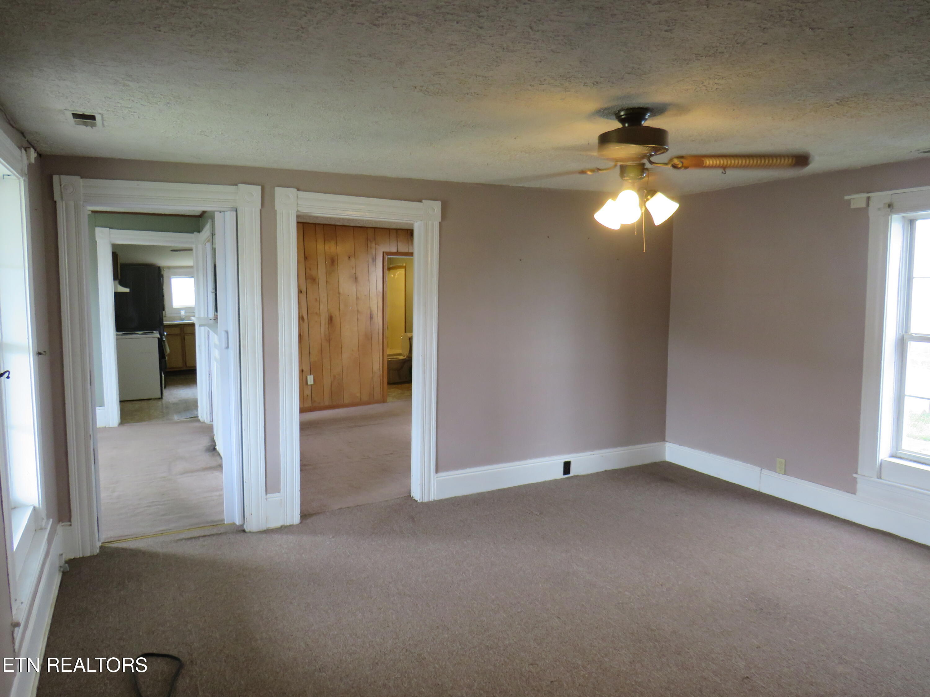 413 S Main Street Jellico TN 37762