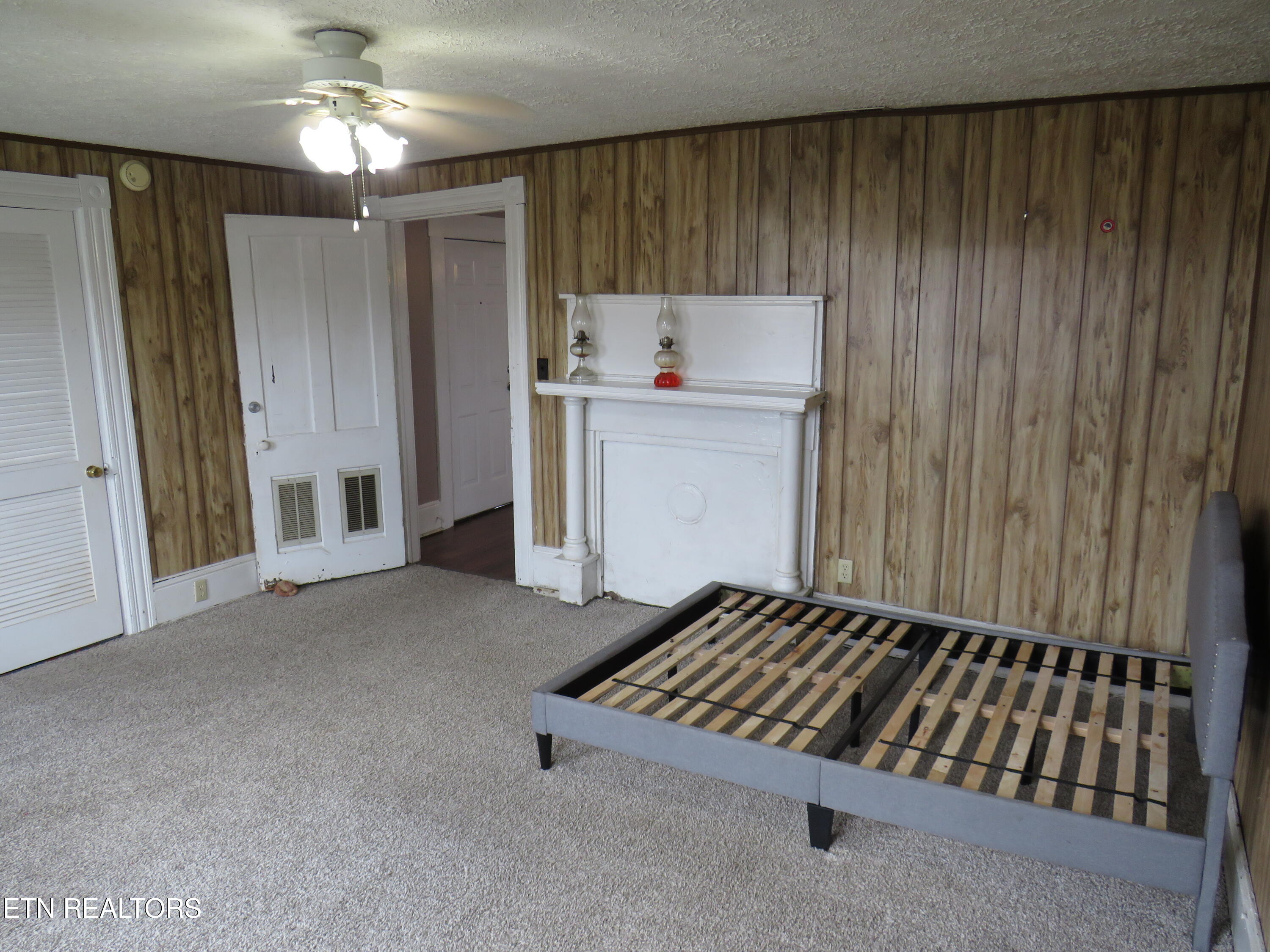413 S Main Street Jellico TN 37762