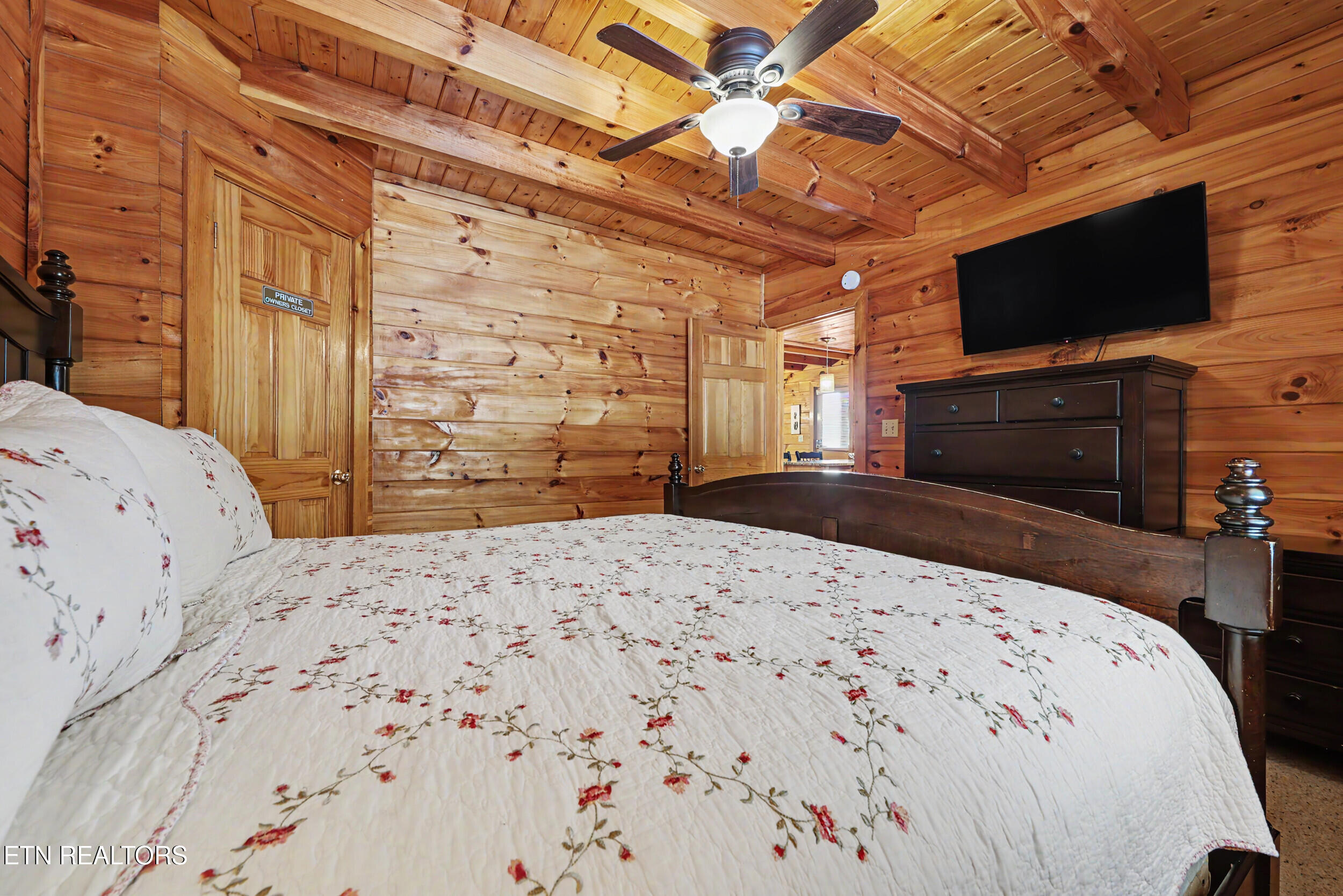 4414 Forest Vista Way Pigeon Forge TN 37863