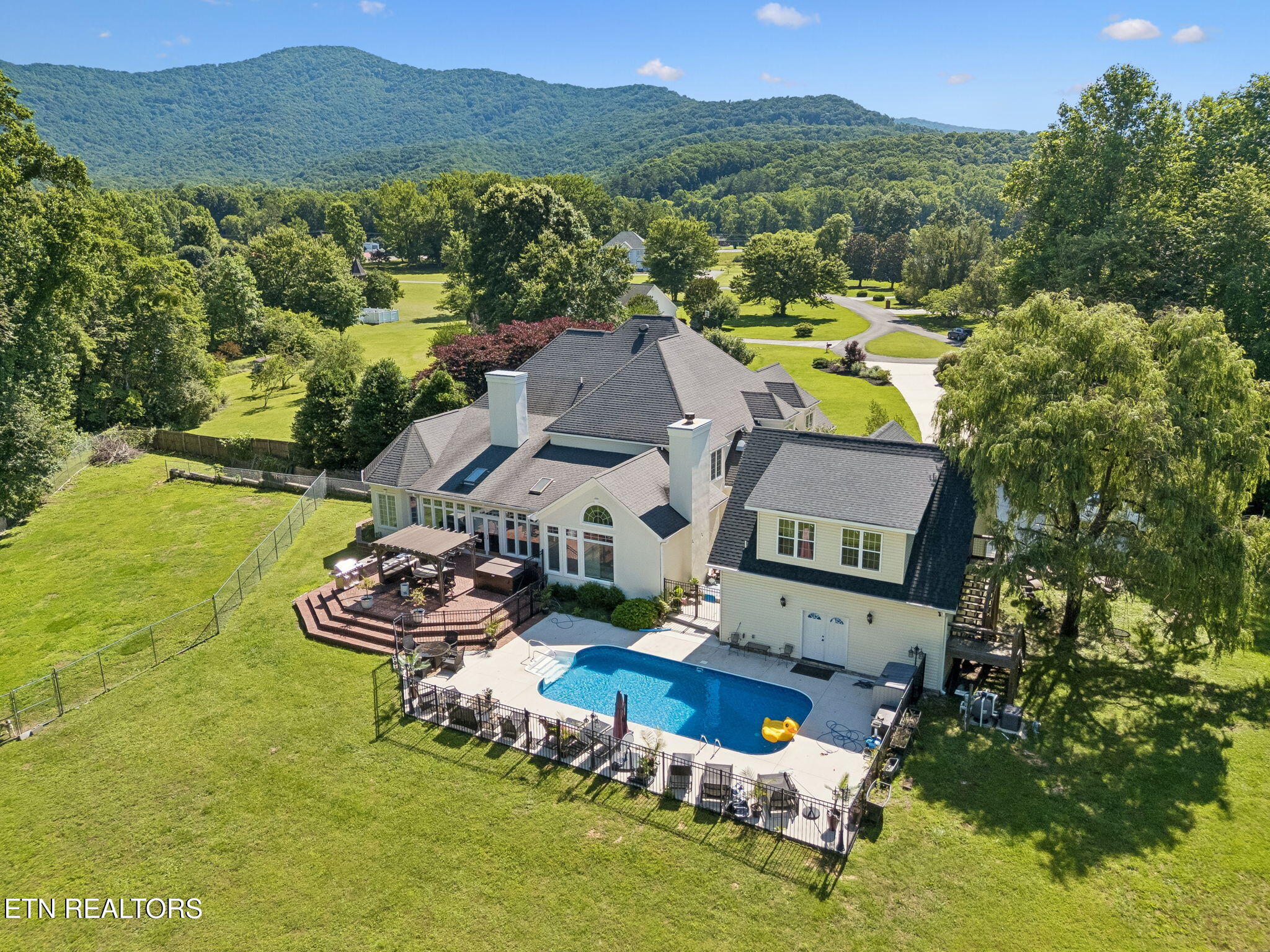156 Morgan Fields Drive Wartburg TN 37887