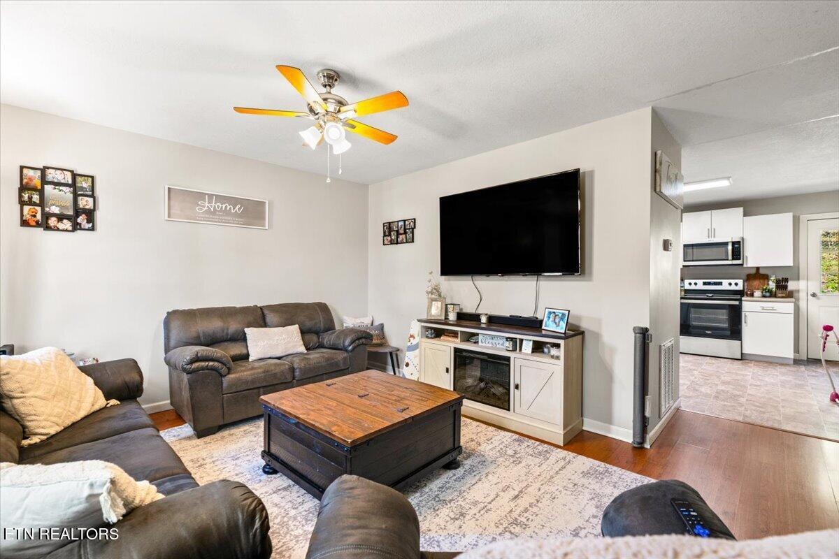 146 Sandy Hill Road Lafollette TN 37766
